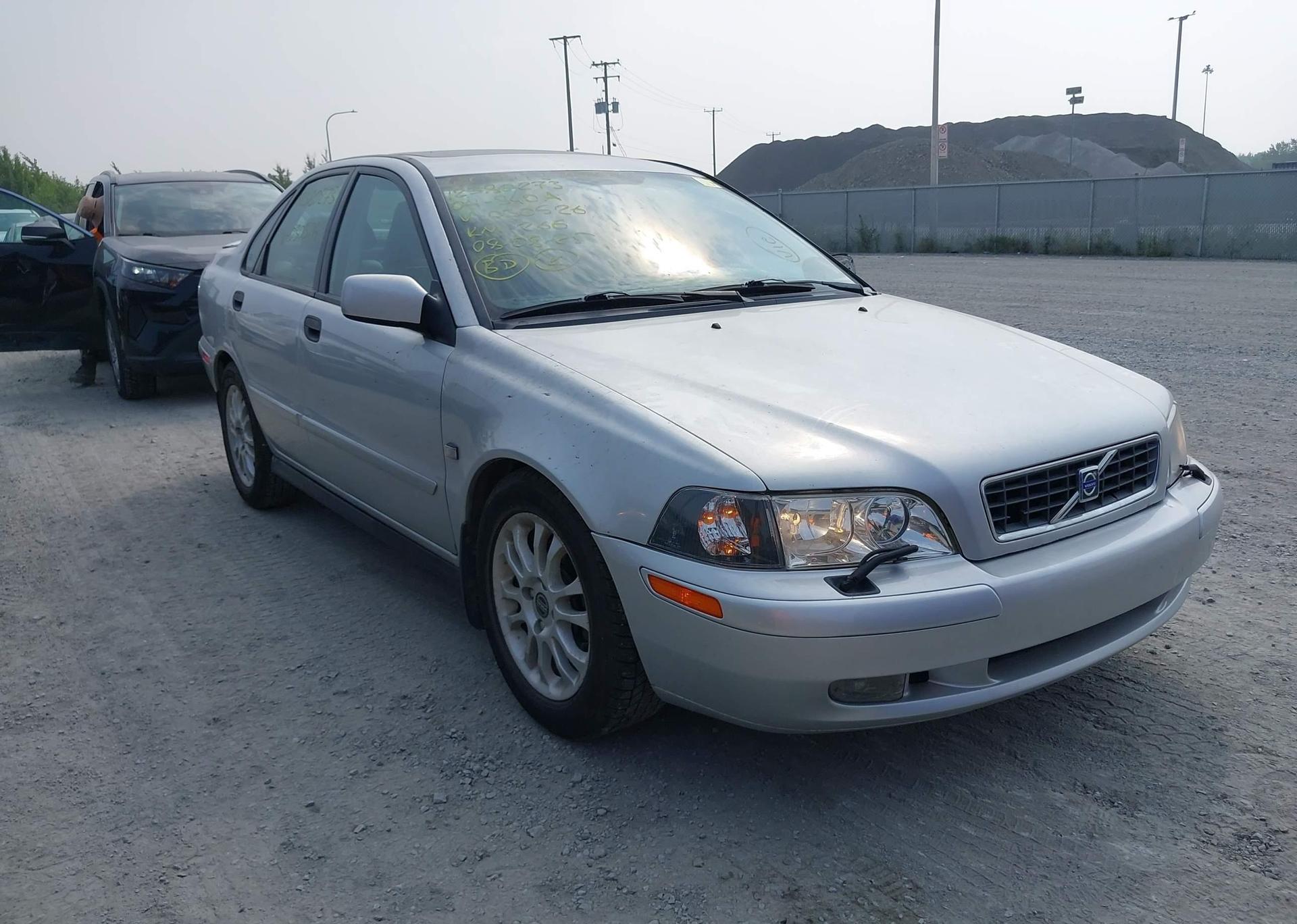 2004 VOLVO S40 A