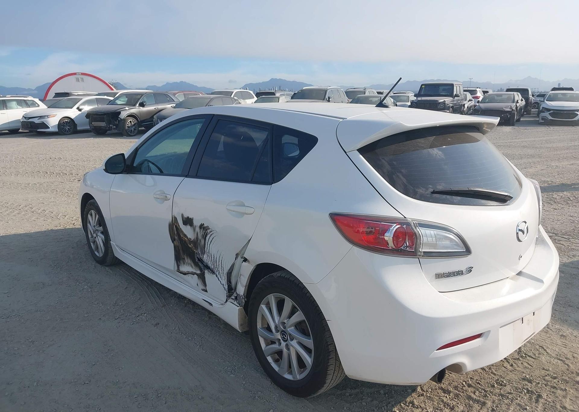2013 MAZDA 3 I