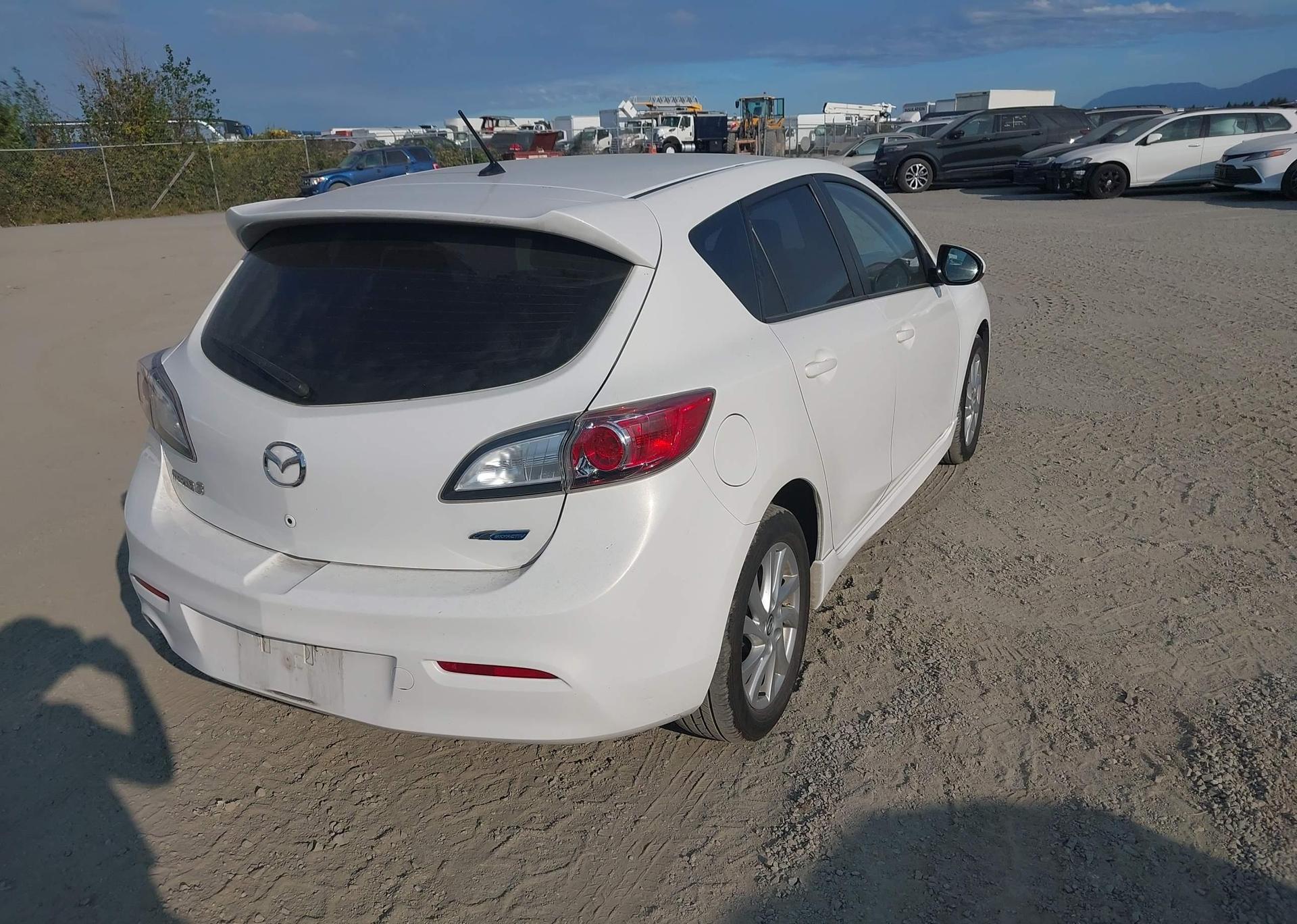2013 MAZDA 3 I
