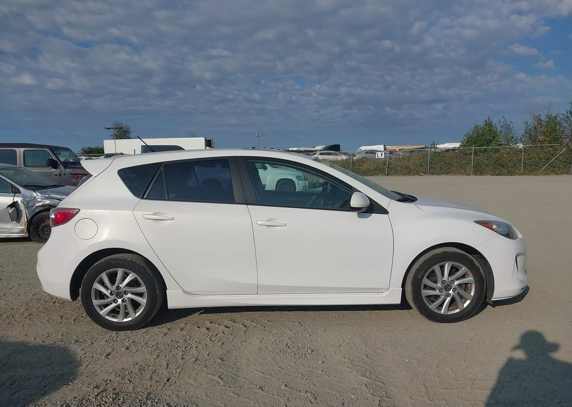 2013 MAZDA 3 I