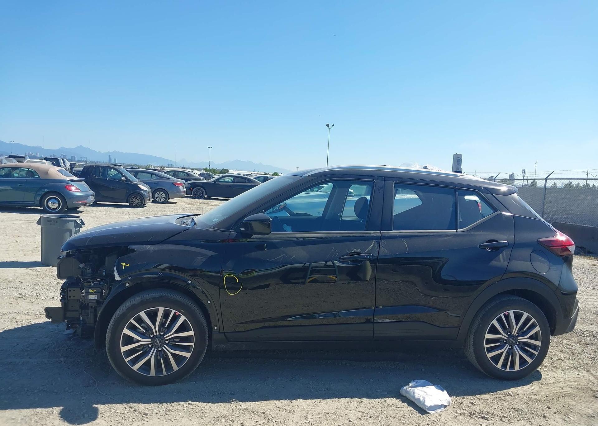 2025 NISSAN KICKS PLAY SV