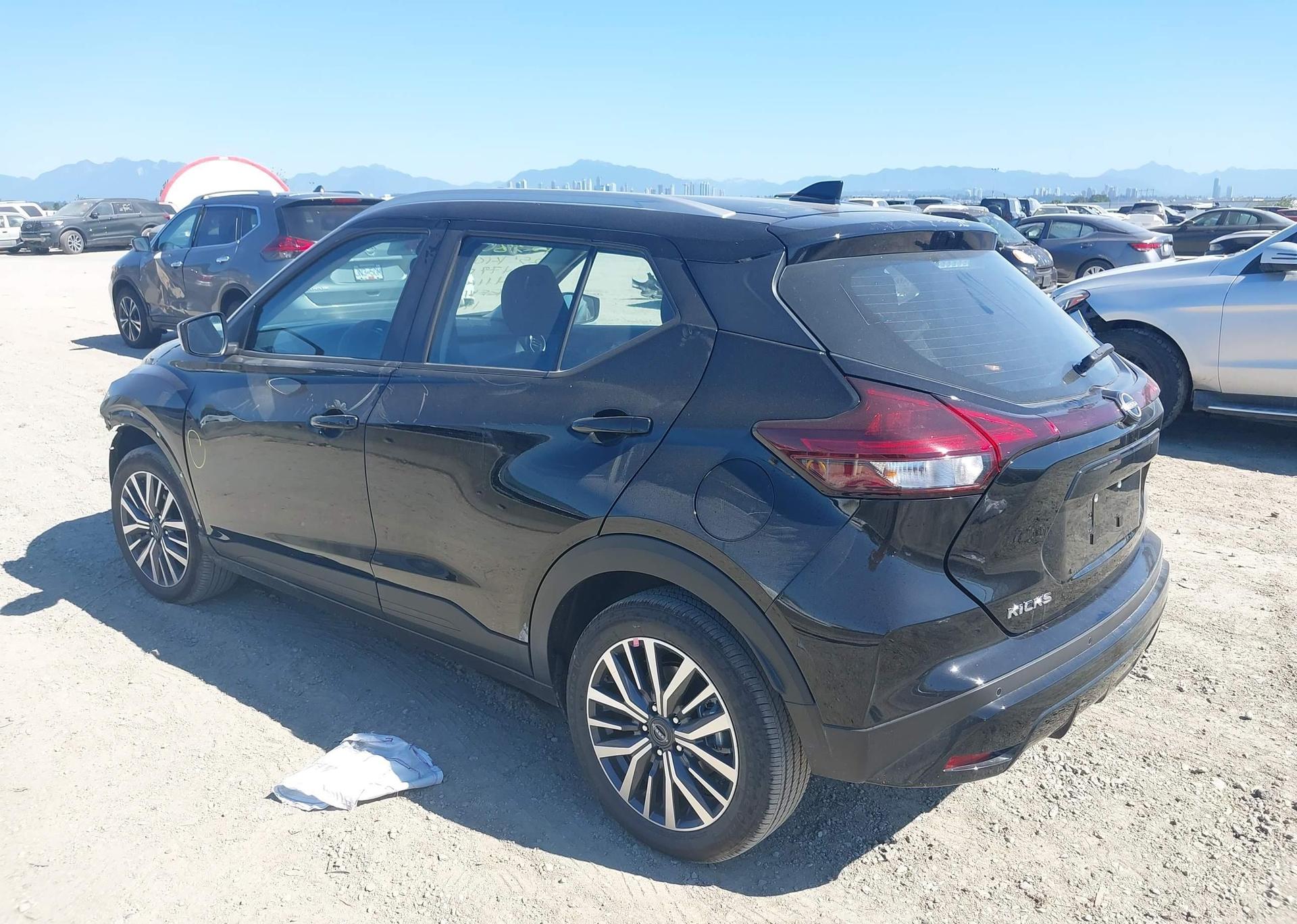 2025 NISSAN KICKS PLAY SV