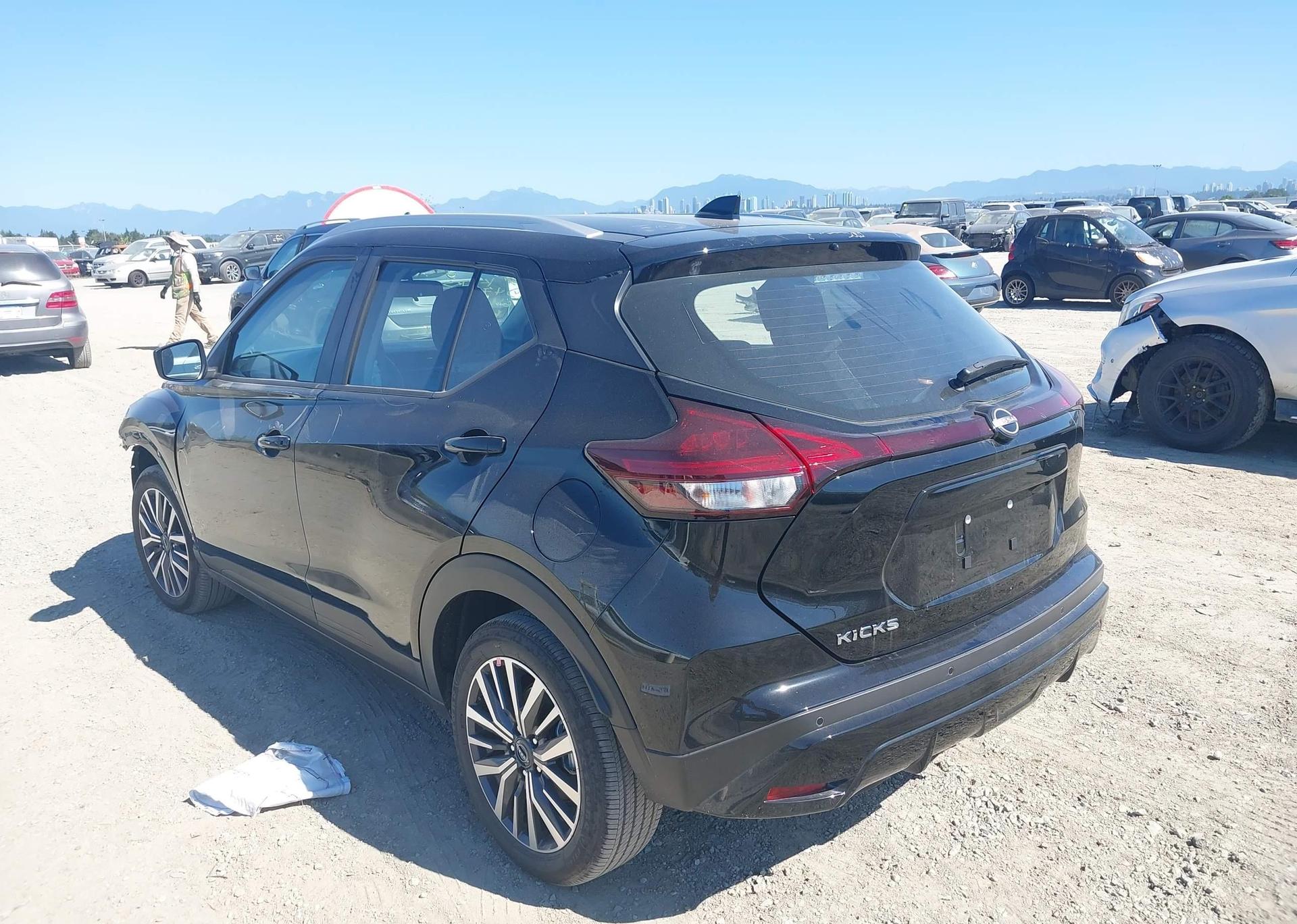 2025 NISSAN KICKS PLAY SV