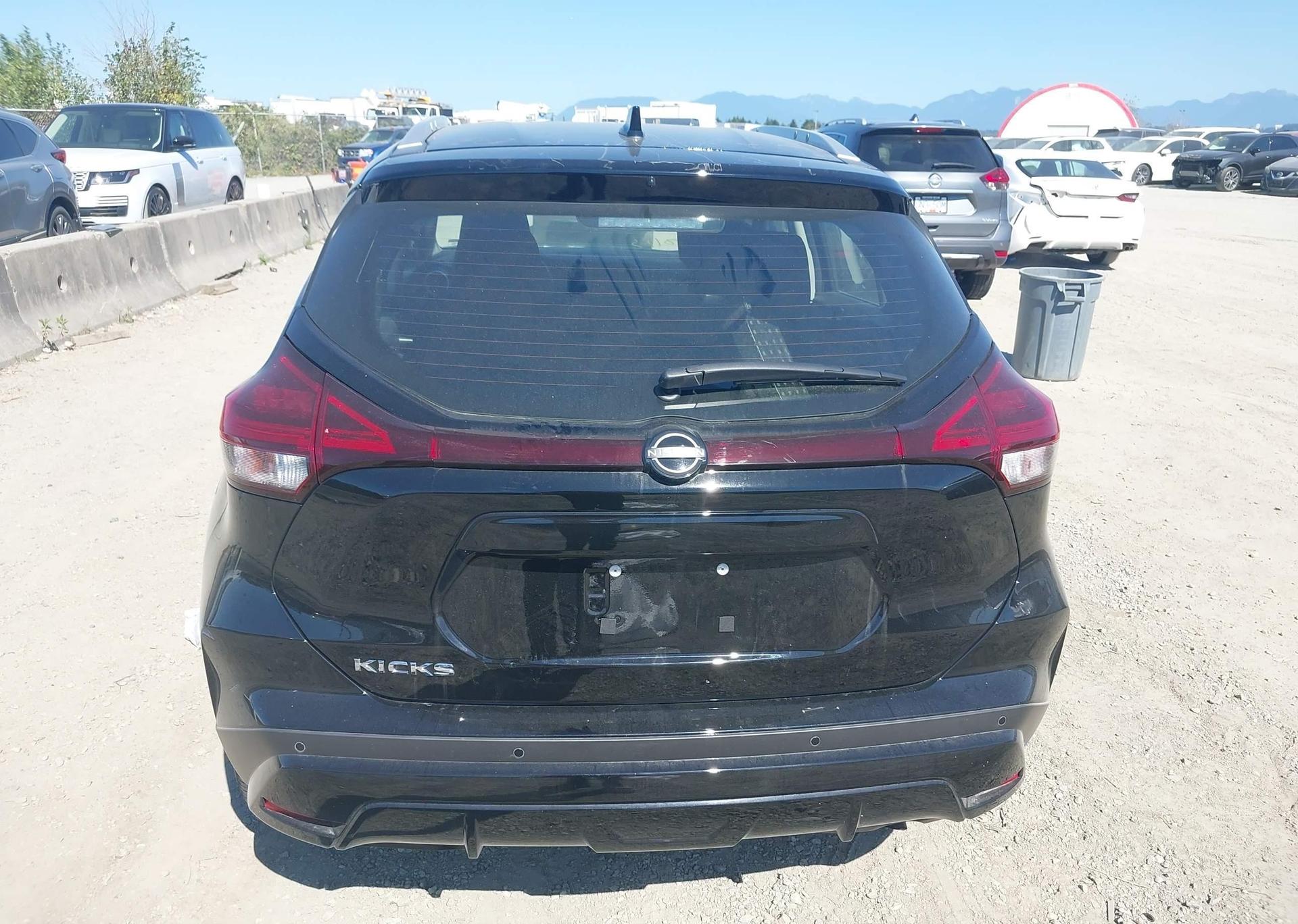 2025 NISSAN KICKS PLAY SV