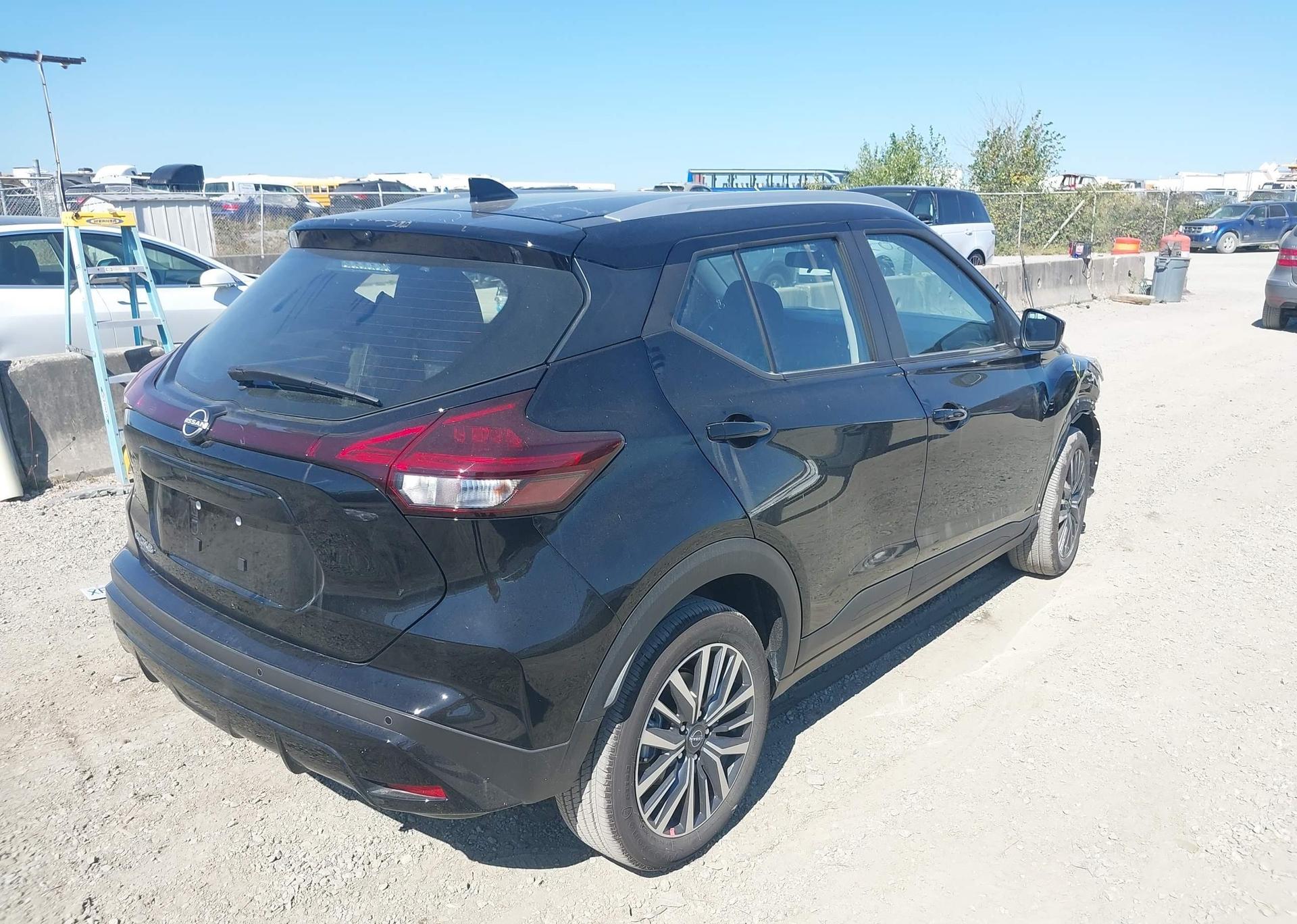 2025 NISSAN KICKS PLAY SV