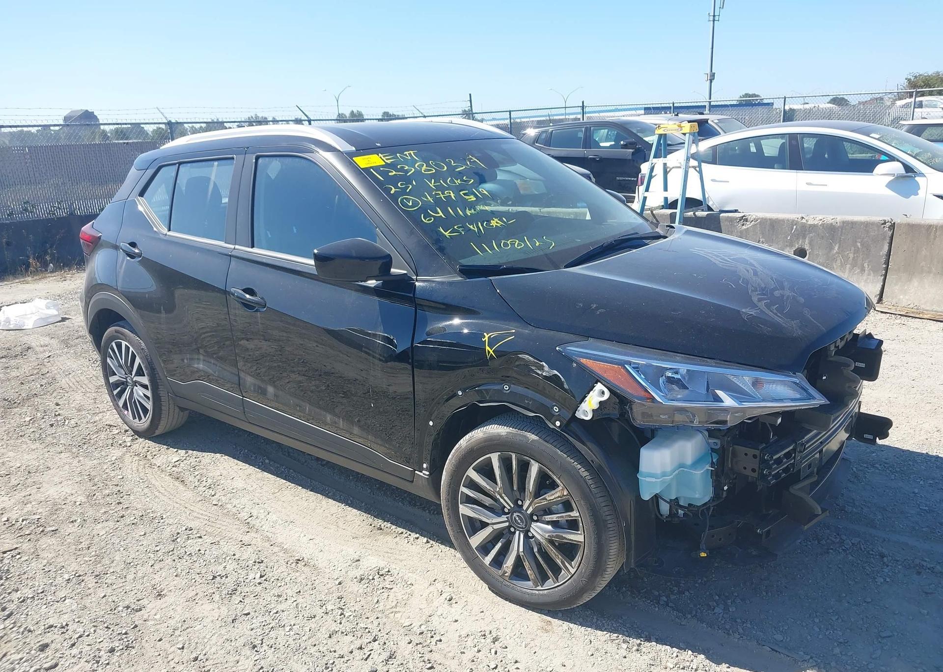 2025 NISSAN KICKS PLAY SV