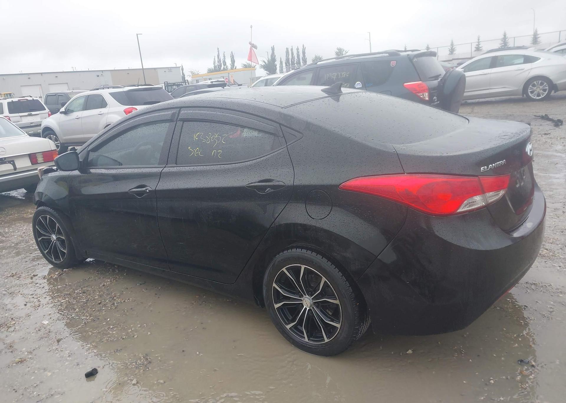 2013 HYUNDAI ELANTRA GL