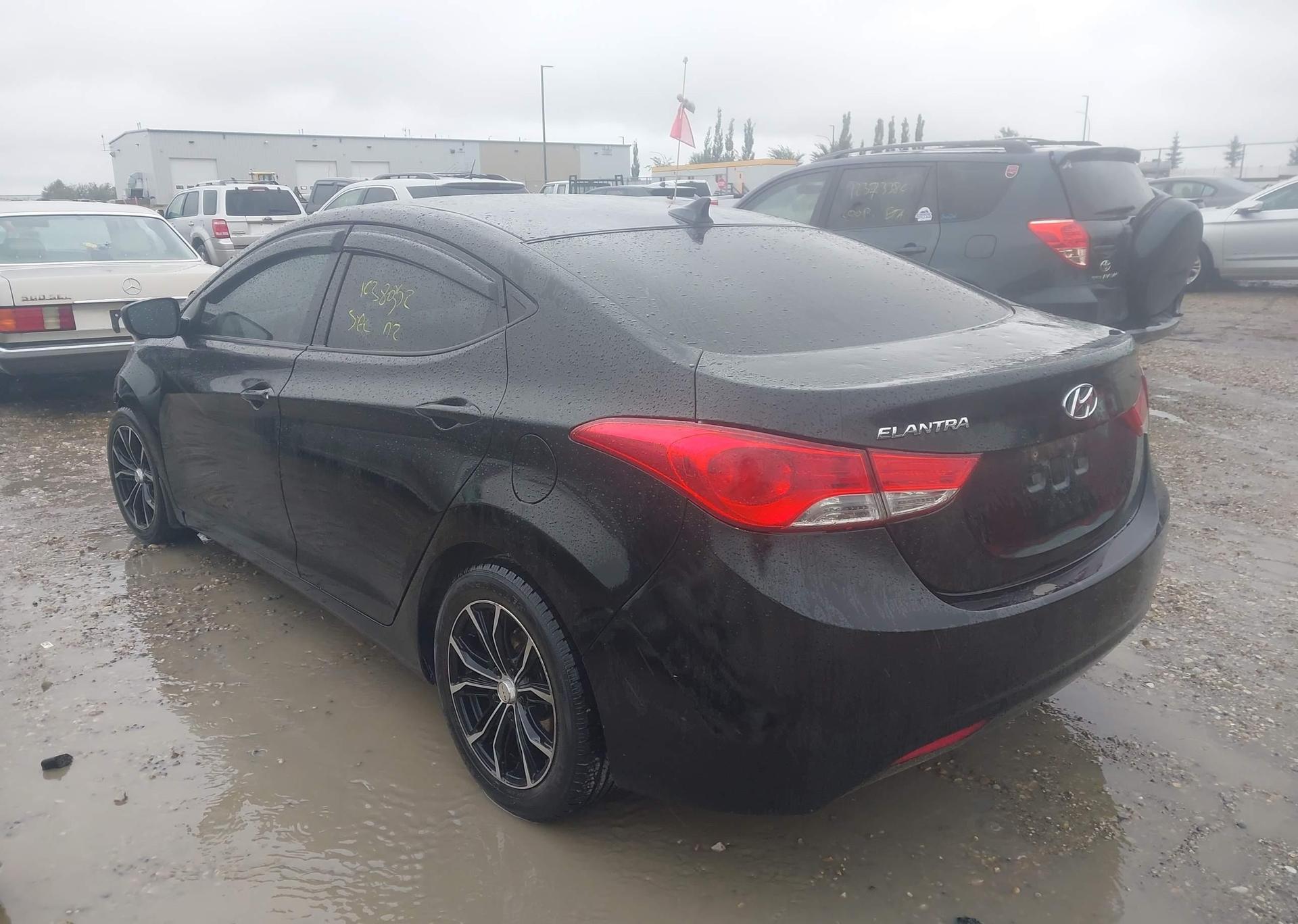 2013 HYUNDAI ELANTRA GL