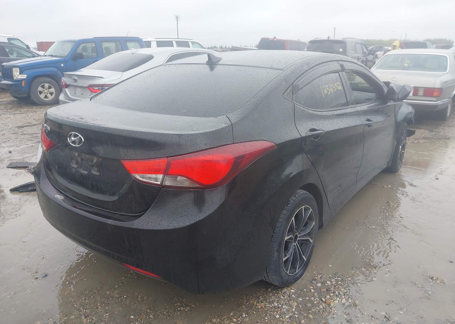 2013 HYUNDAI ELANTRA GL