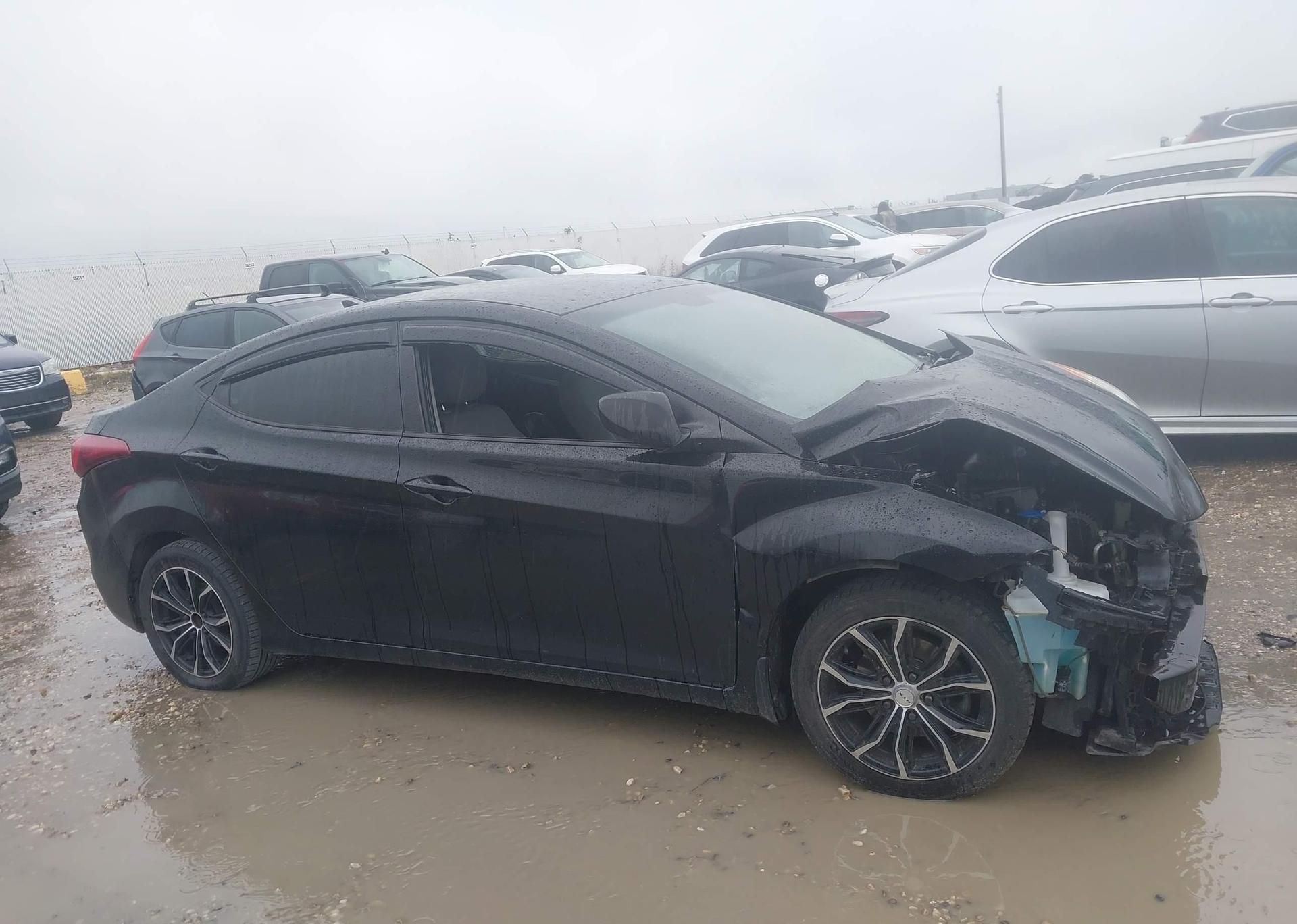 2013 HYUNDAI ELANTRA GL
