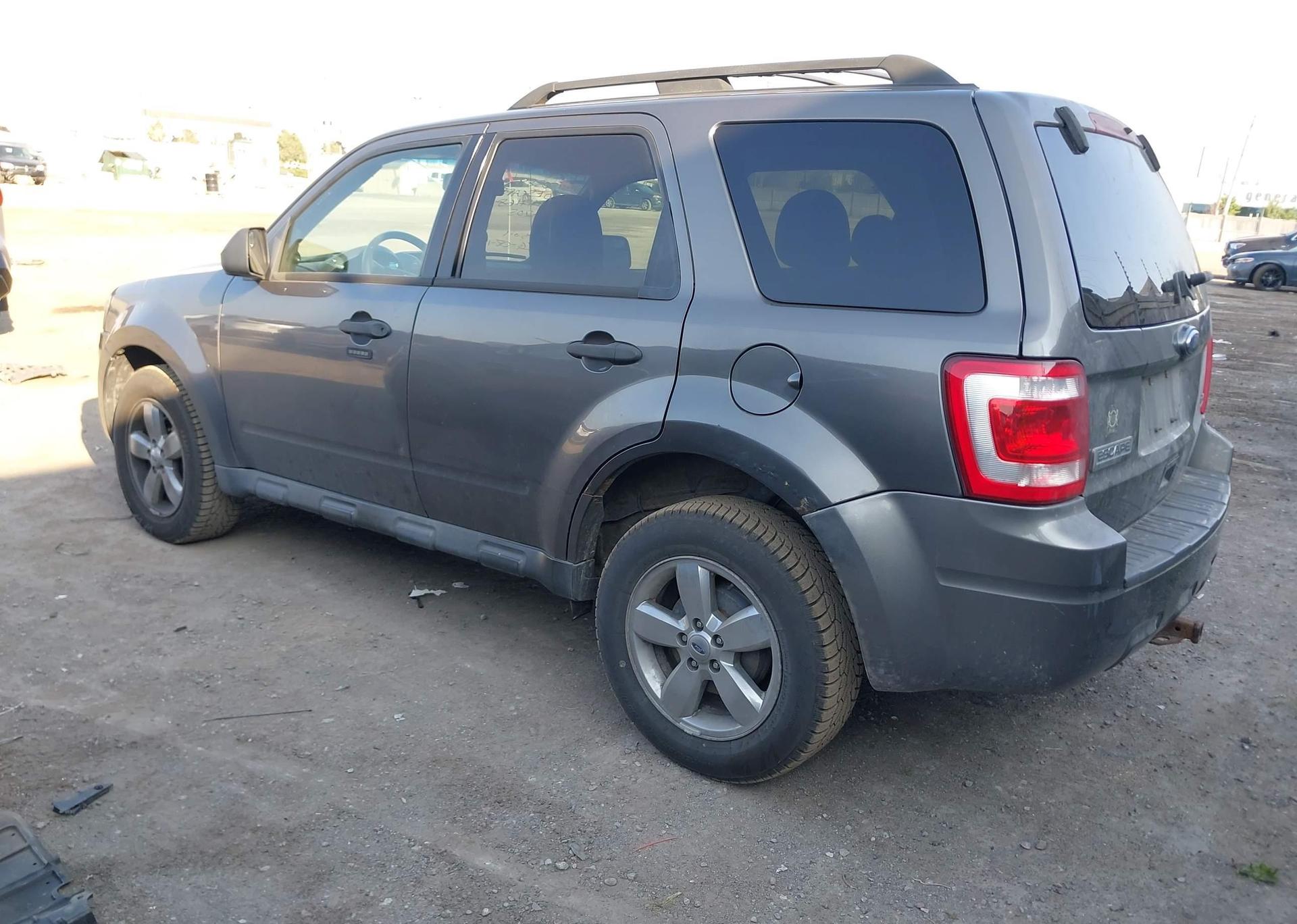 2010 FORD ESCAPE XLT