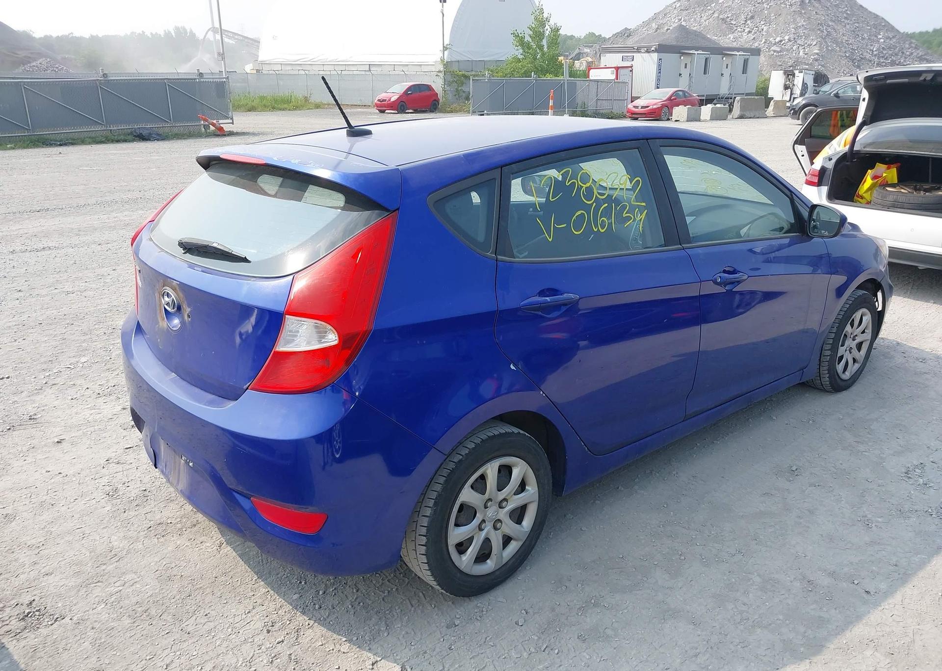 2012 HYUNDAI ACCENT GLS
