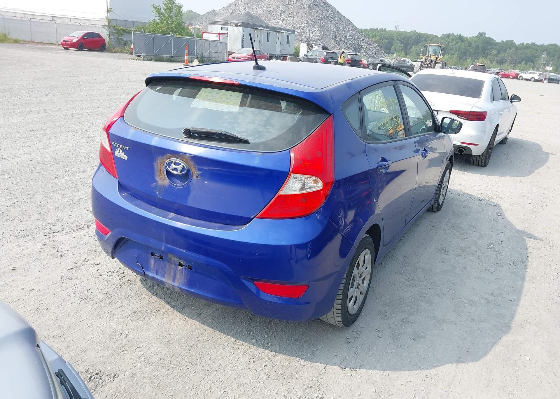 2012 HYUNDAI ACCENT GLS