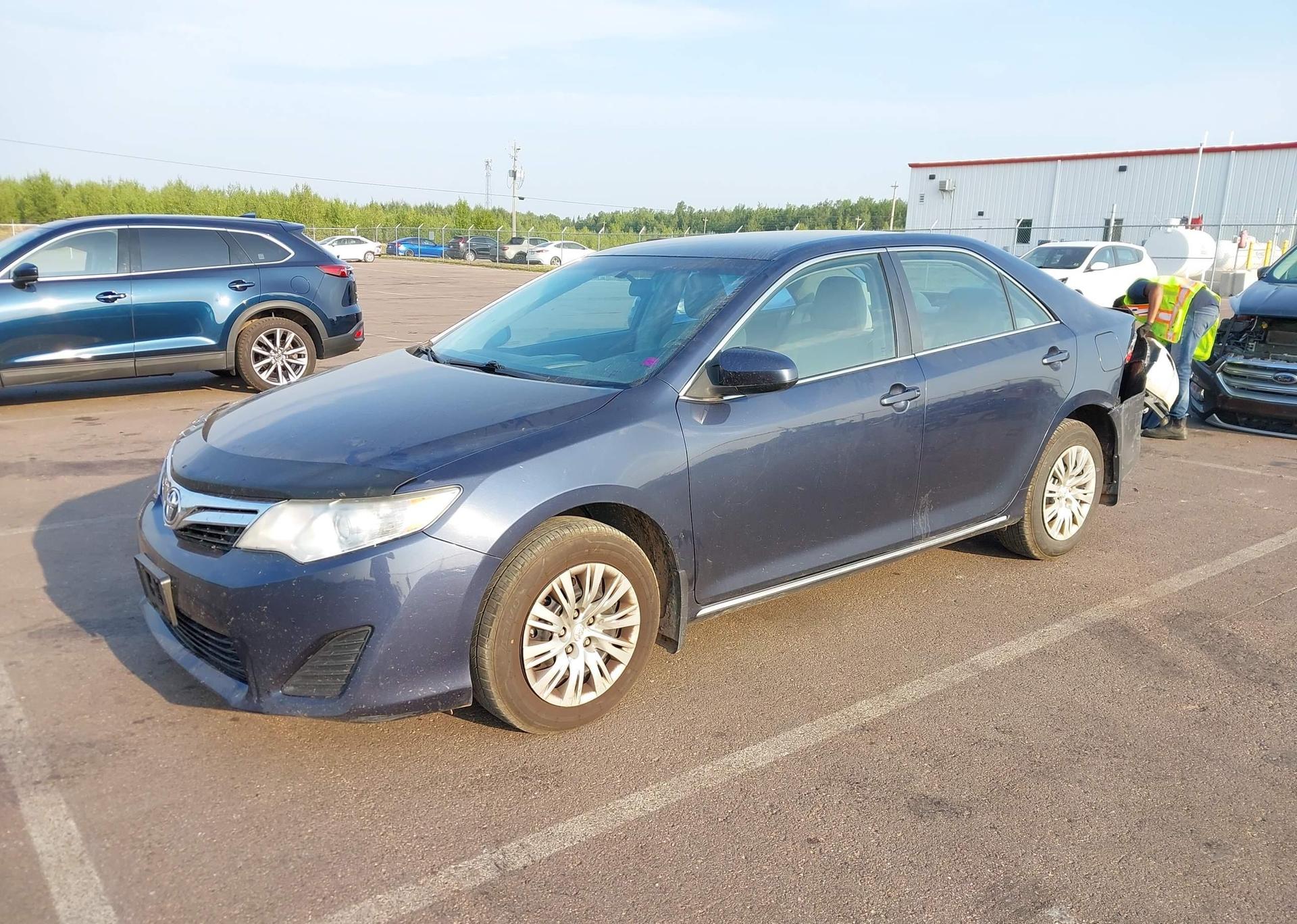 2014 TOYOTA CAMRY LE
