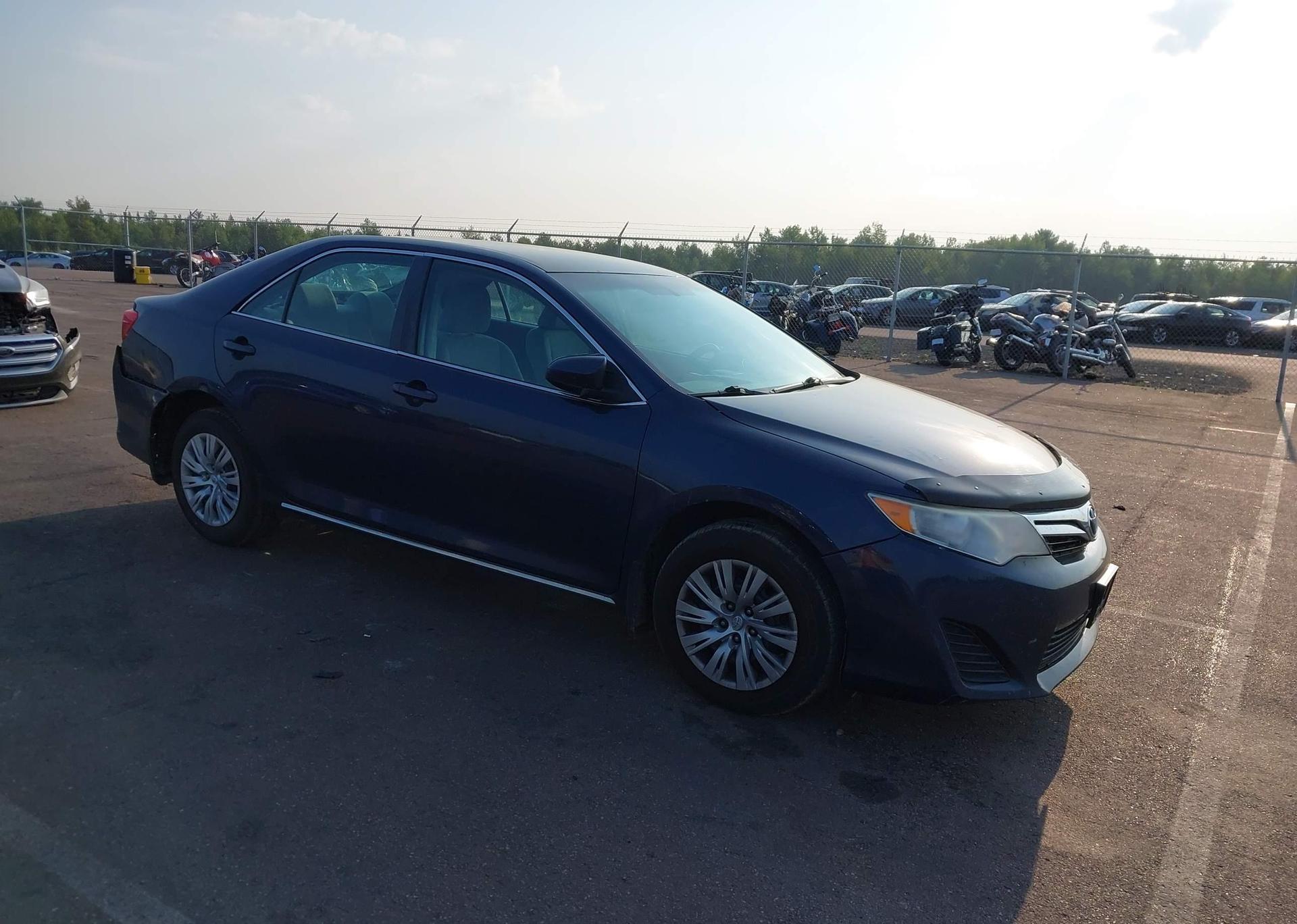2014 TOYOTA CAMRY LE