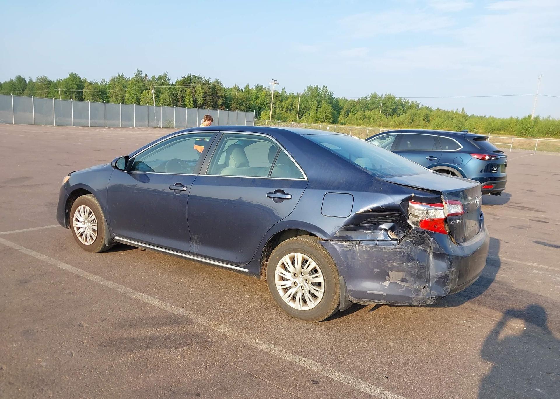 2014 TOYOTA CAMRY LE