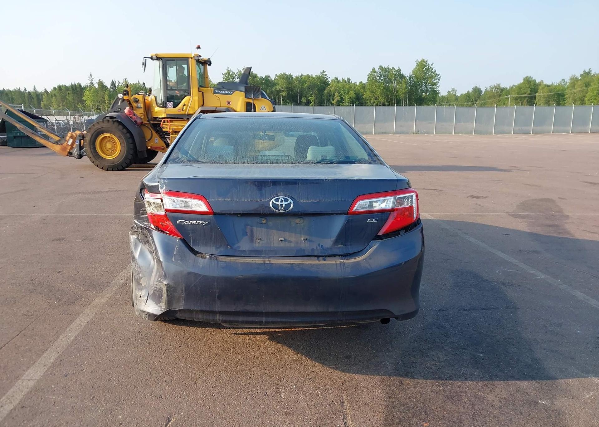 2014 TOYOTA CAMRY LE