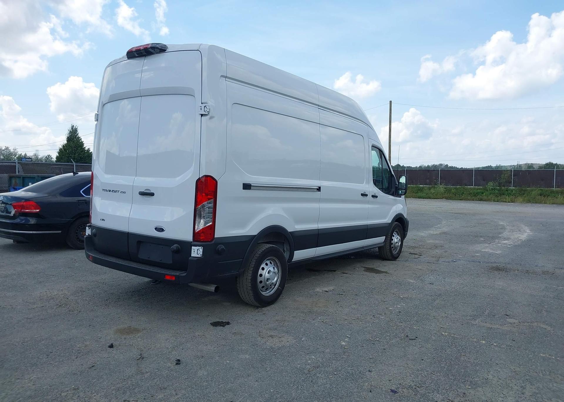2025 FORD transit t-250