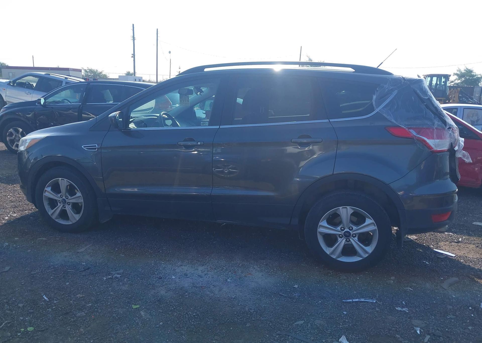 2016 FORD ESCAPE SE