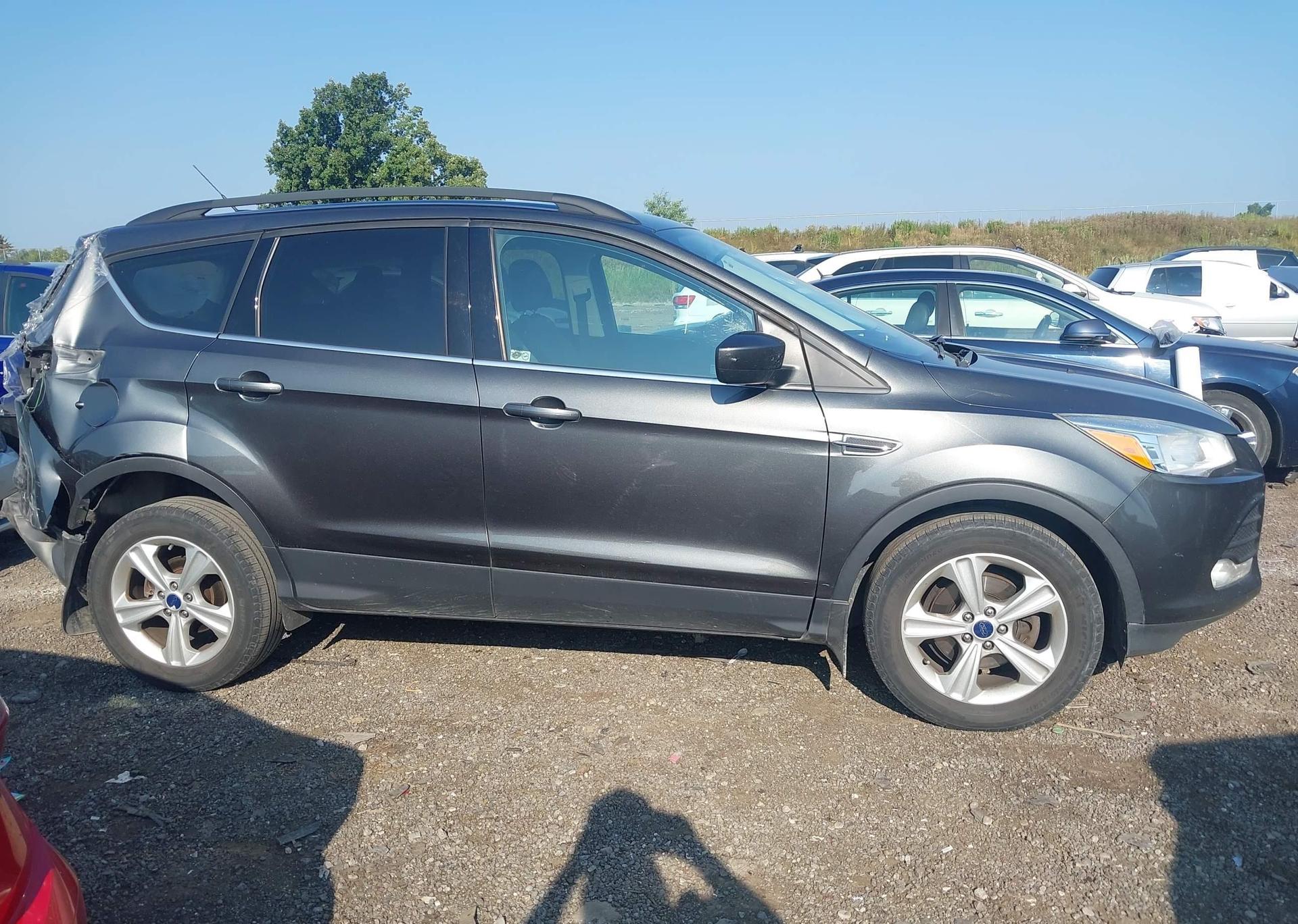 2016 FORD ESCAPE SE