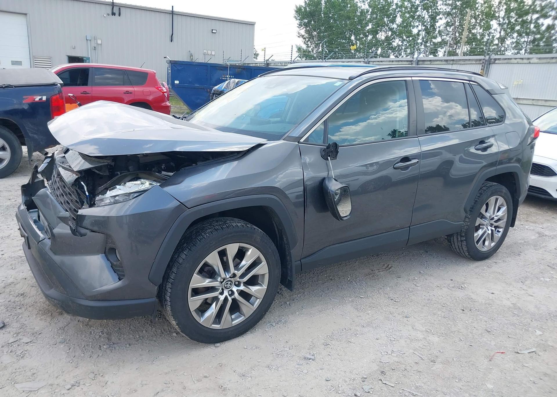 2019 TOYOTA RAV4 XLE