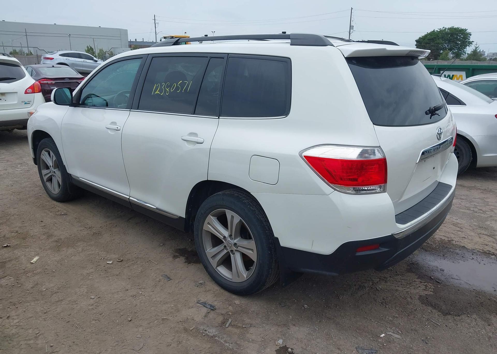 2013 TOYOTA HIGHLANDER PLUS