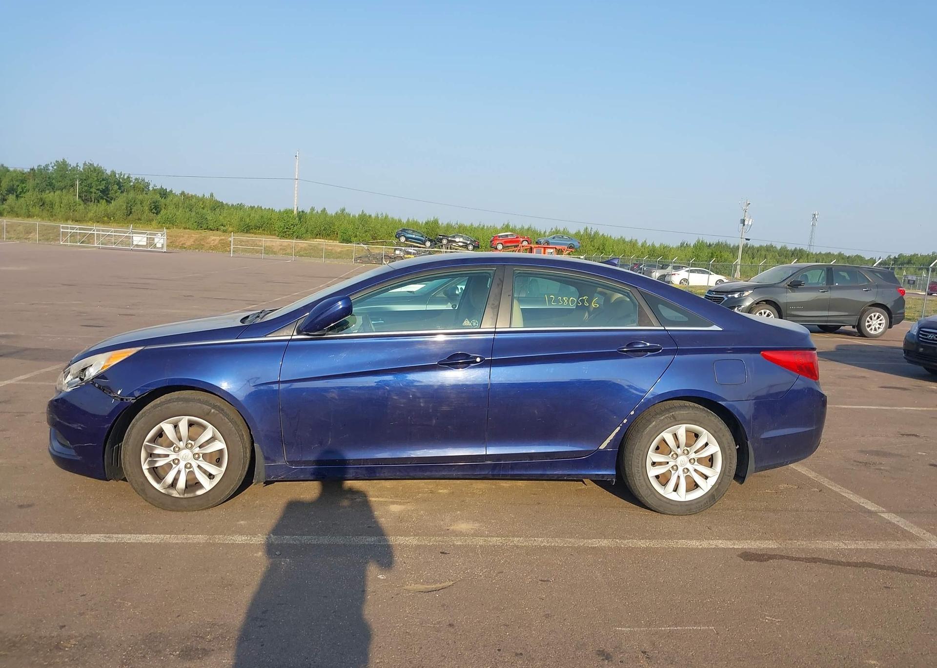 2011 HYUNDAI SONATA GL