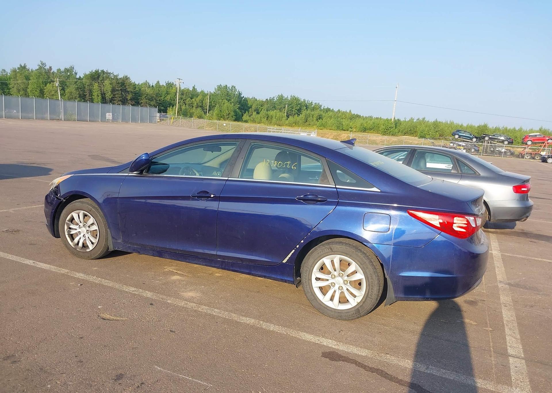 2011 HYUNDAI SONATA GL