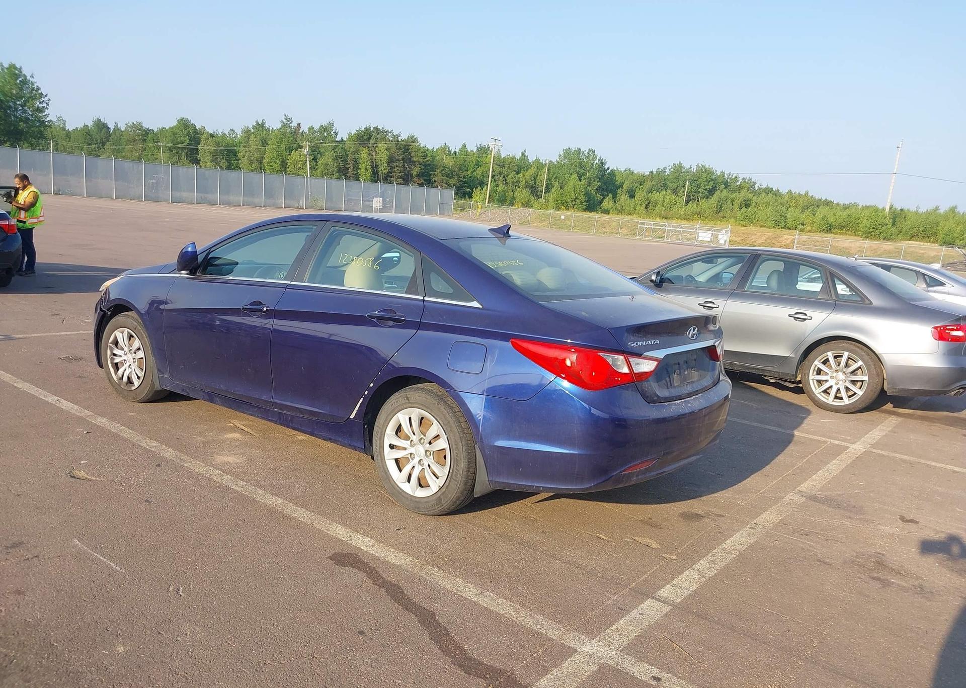 2011 HYUNDAI SONATA GL
