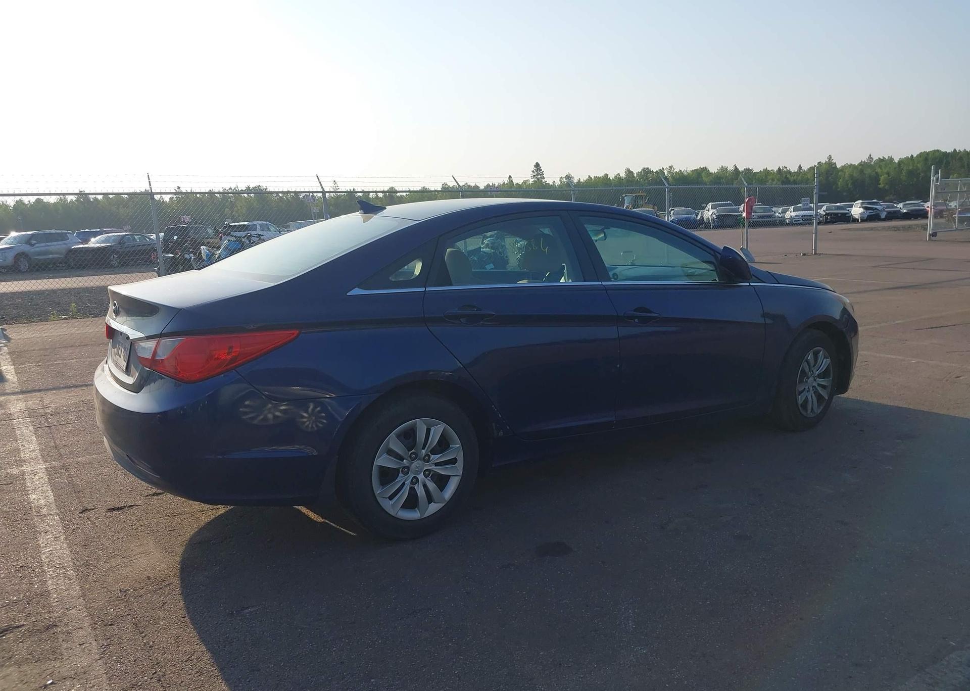 2011 HYUNDAI SONATA GL