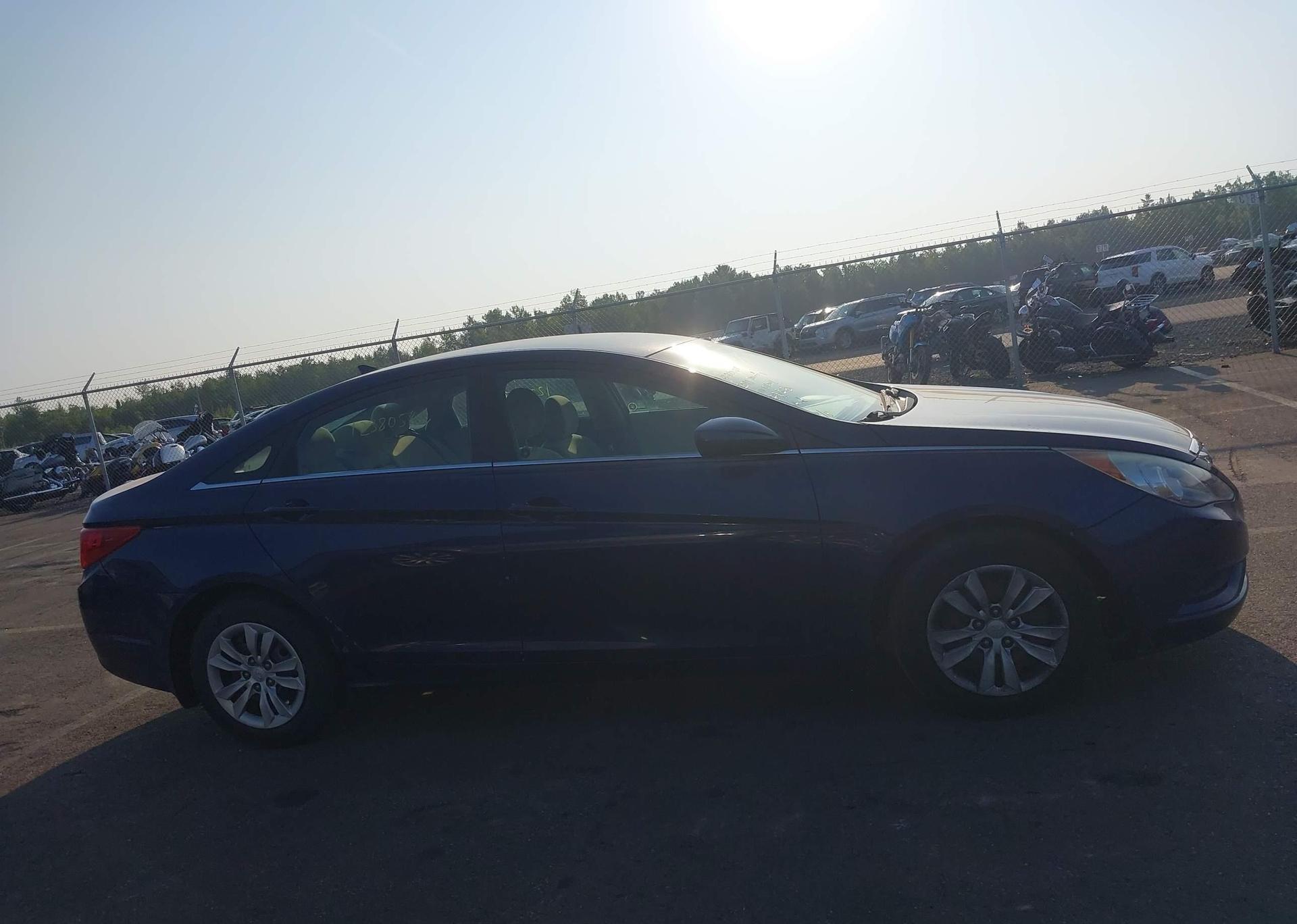 2011 HYUNDAI SONATA GL