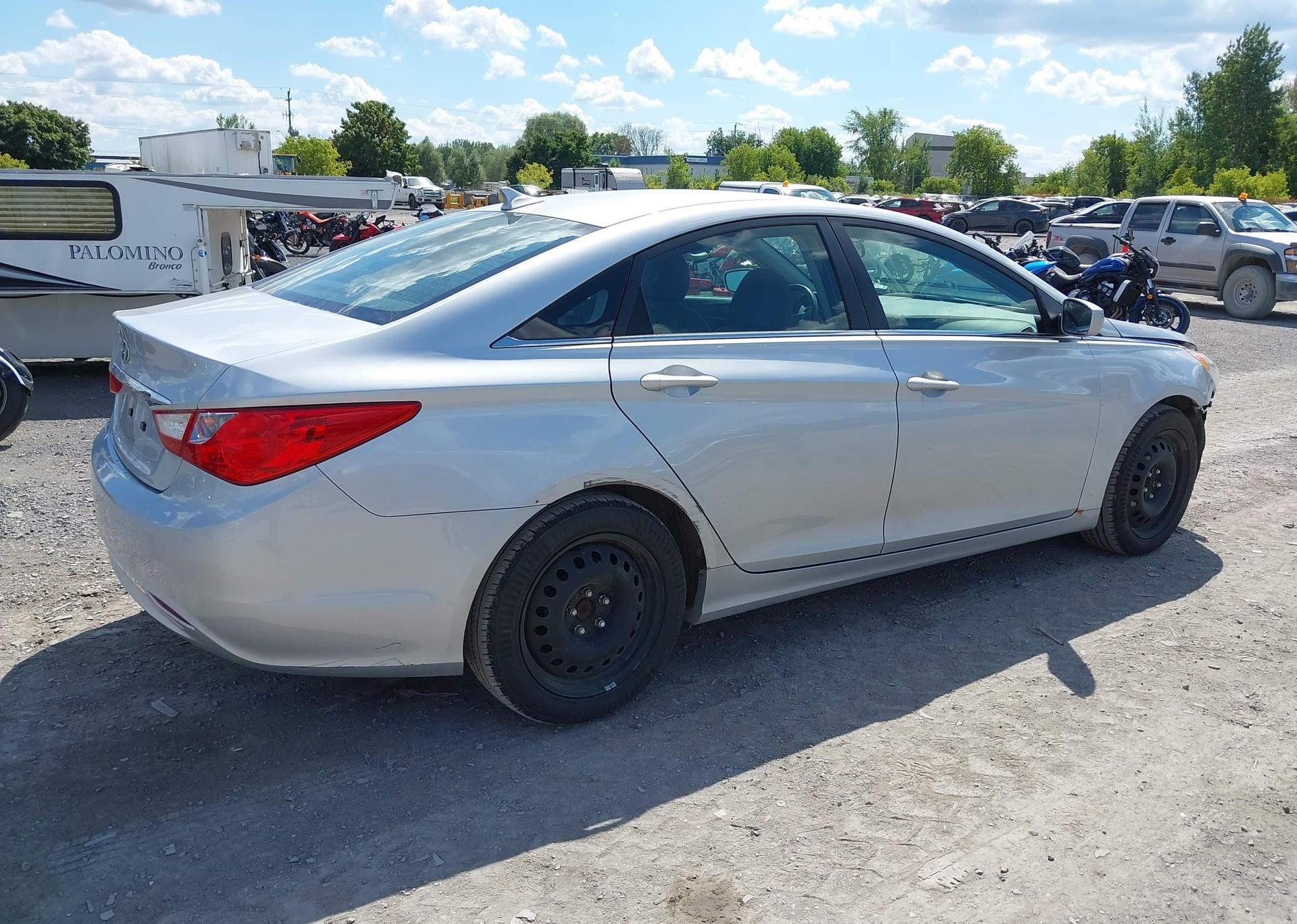2012 HYUNDAI SONATA GLS
