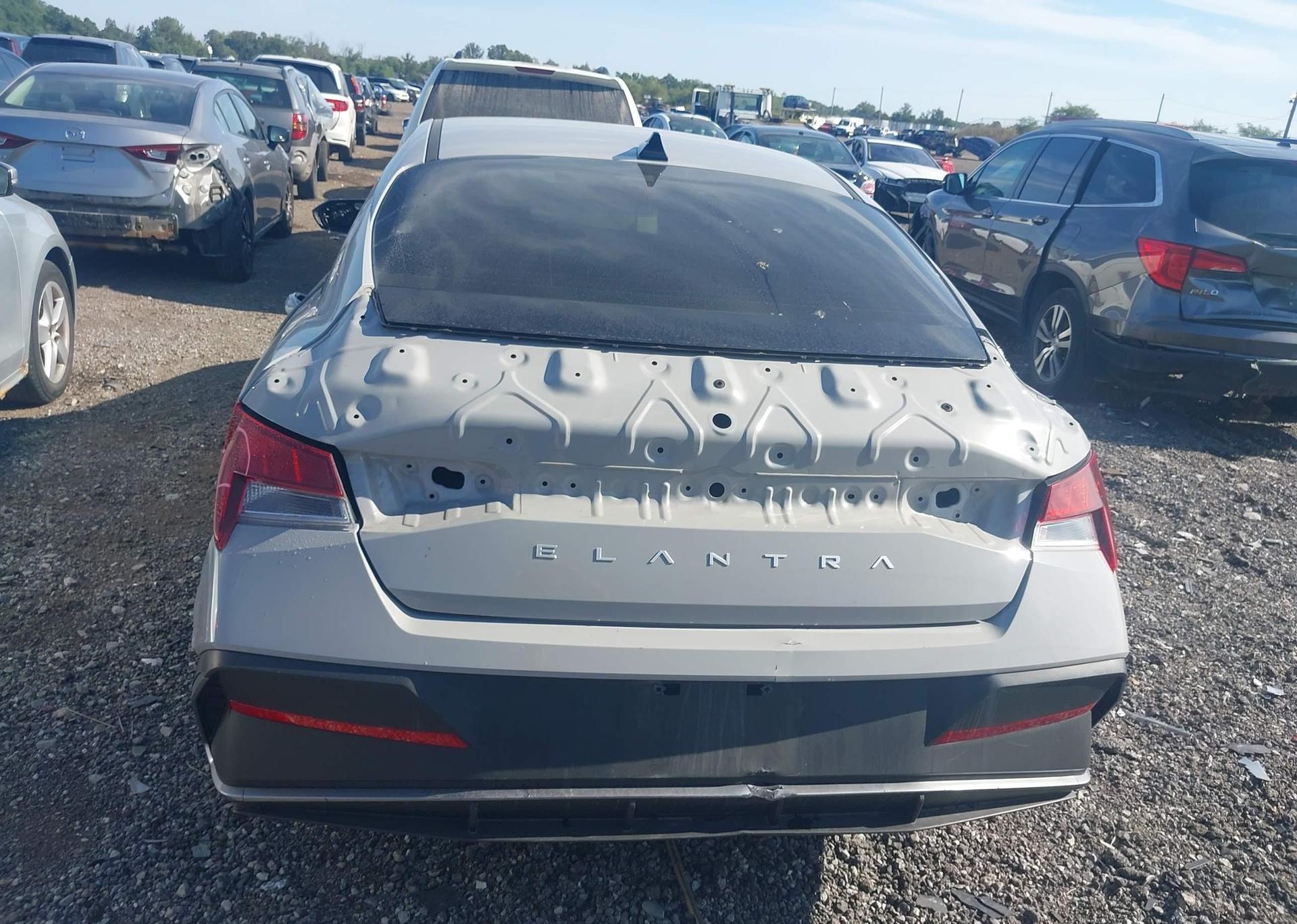 2024 HYUNDAI ELANTRA SEL