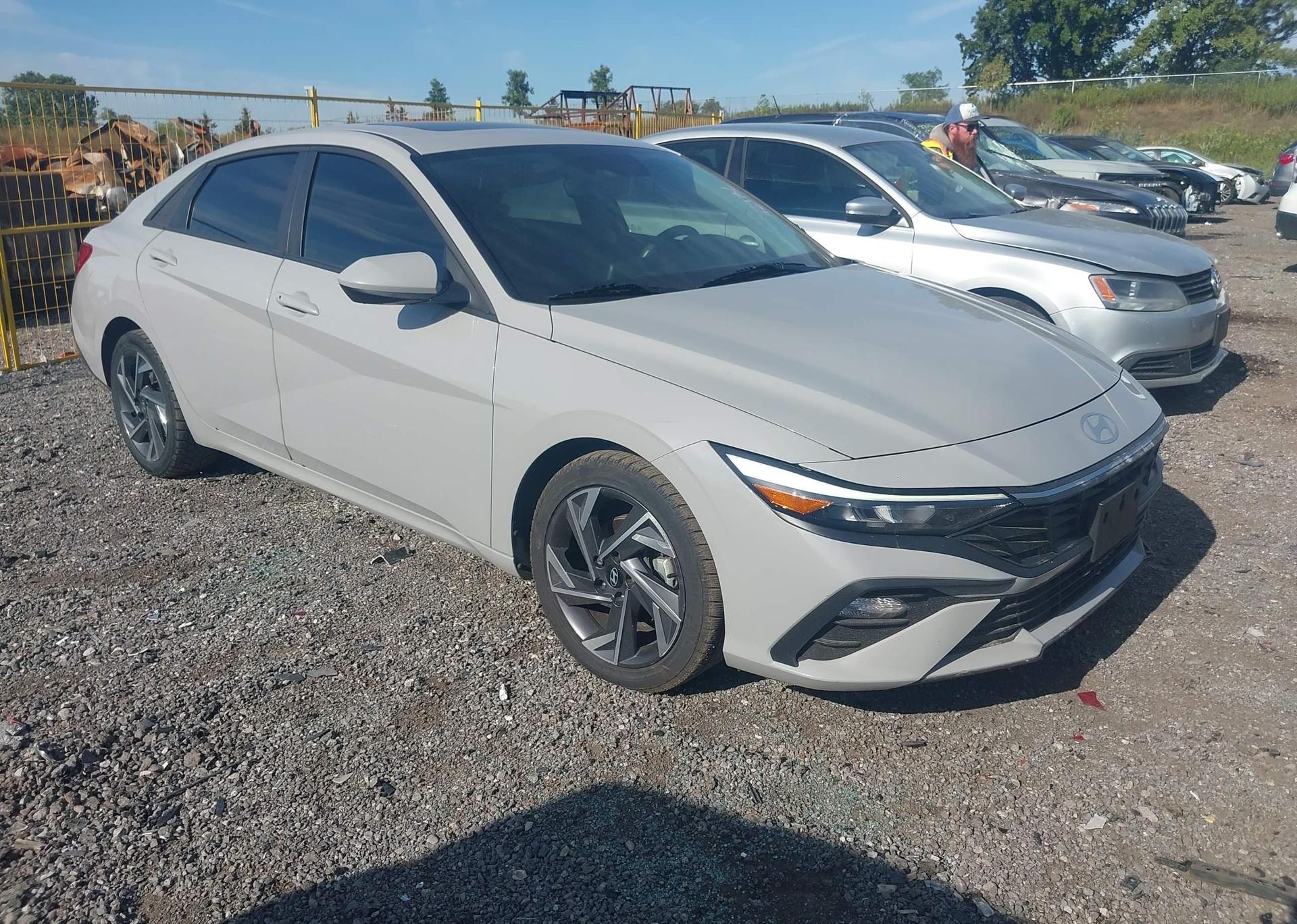 2024 HYUNDAI ELANTRA SEL