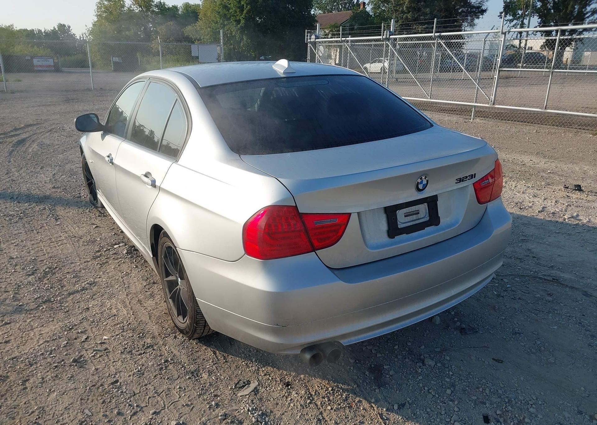 2011 BMW 323 I