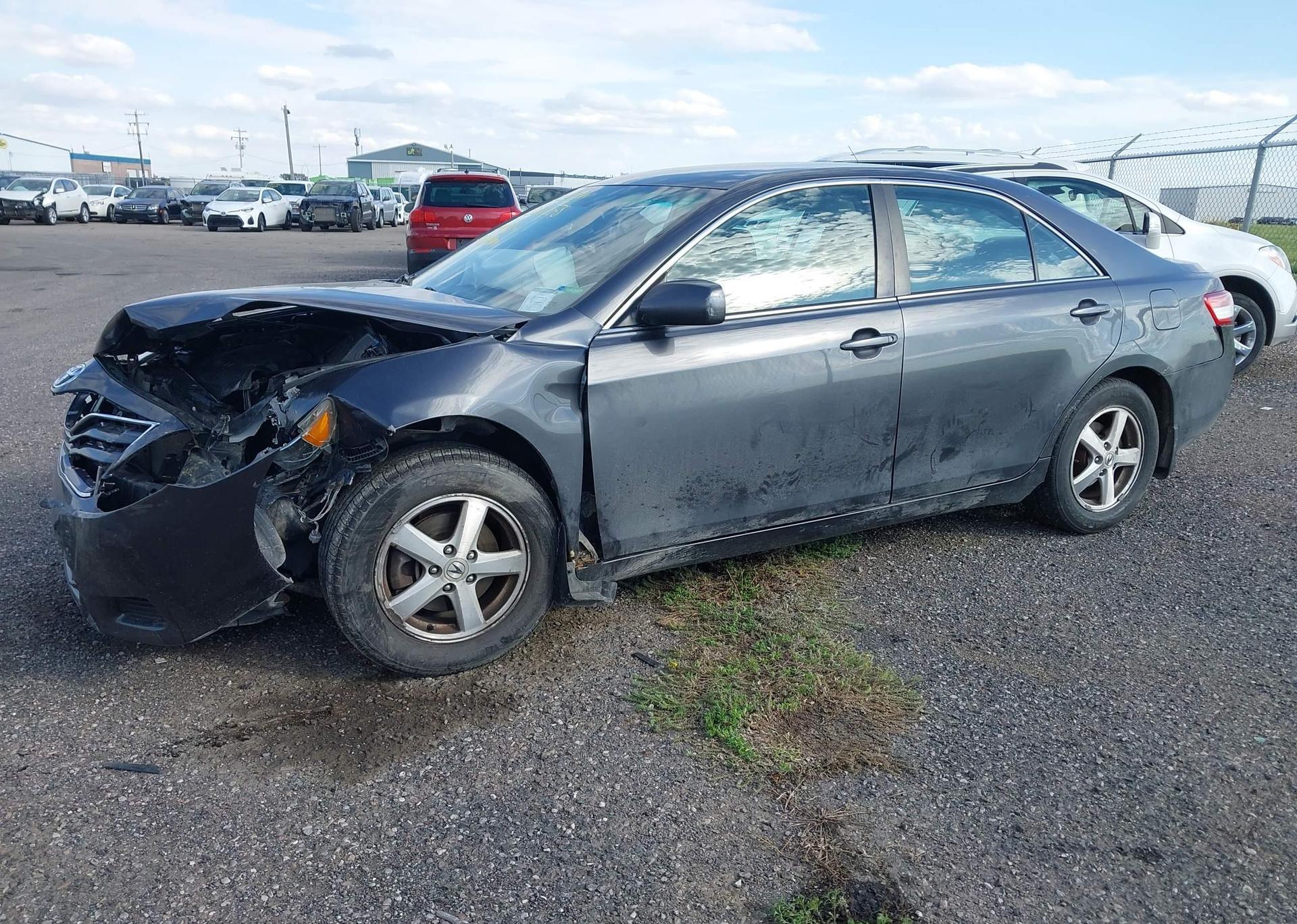 2011 TOYOTA CAMRY LE