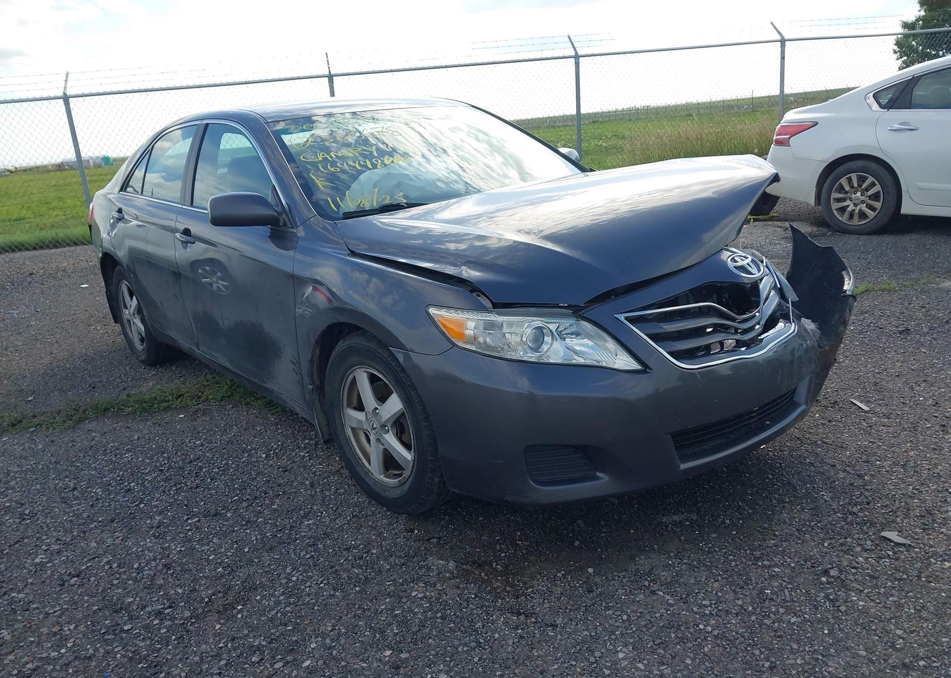 2011 TOYOTA CAMRY LE