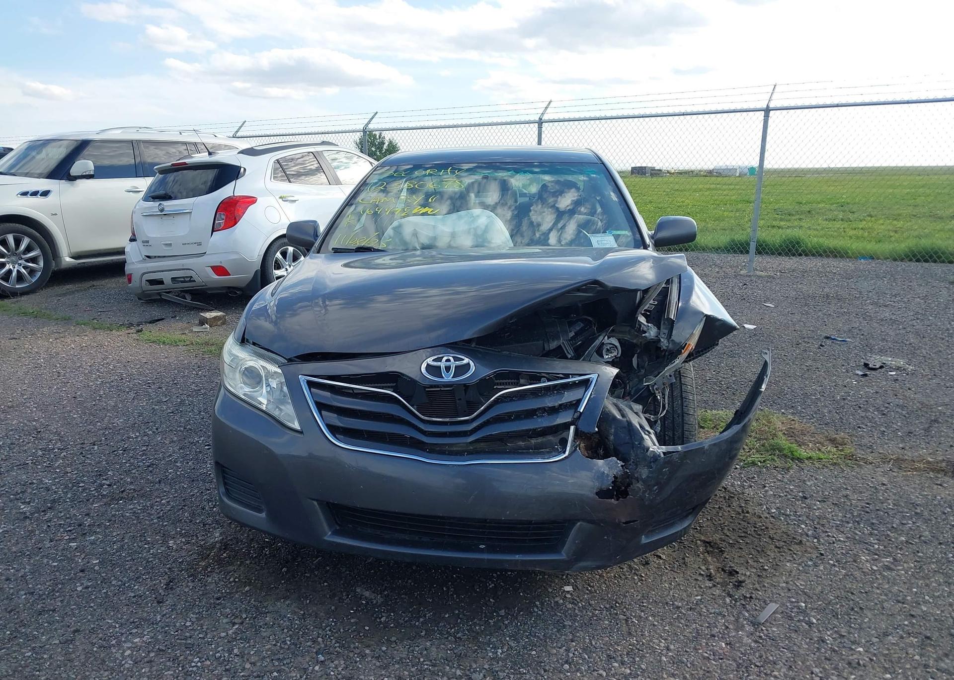 2011 TOYOTA CAMRY LE