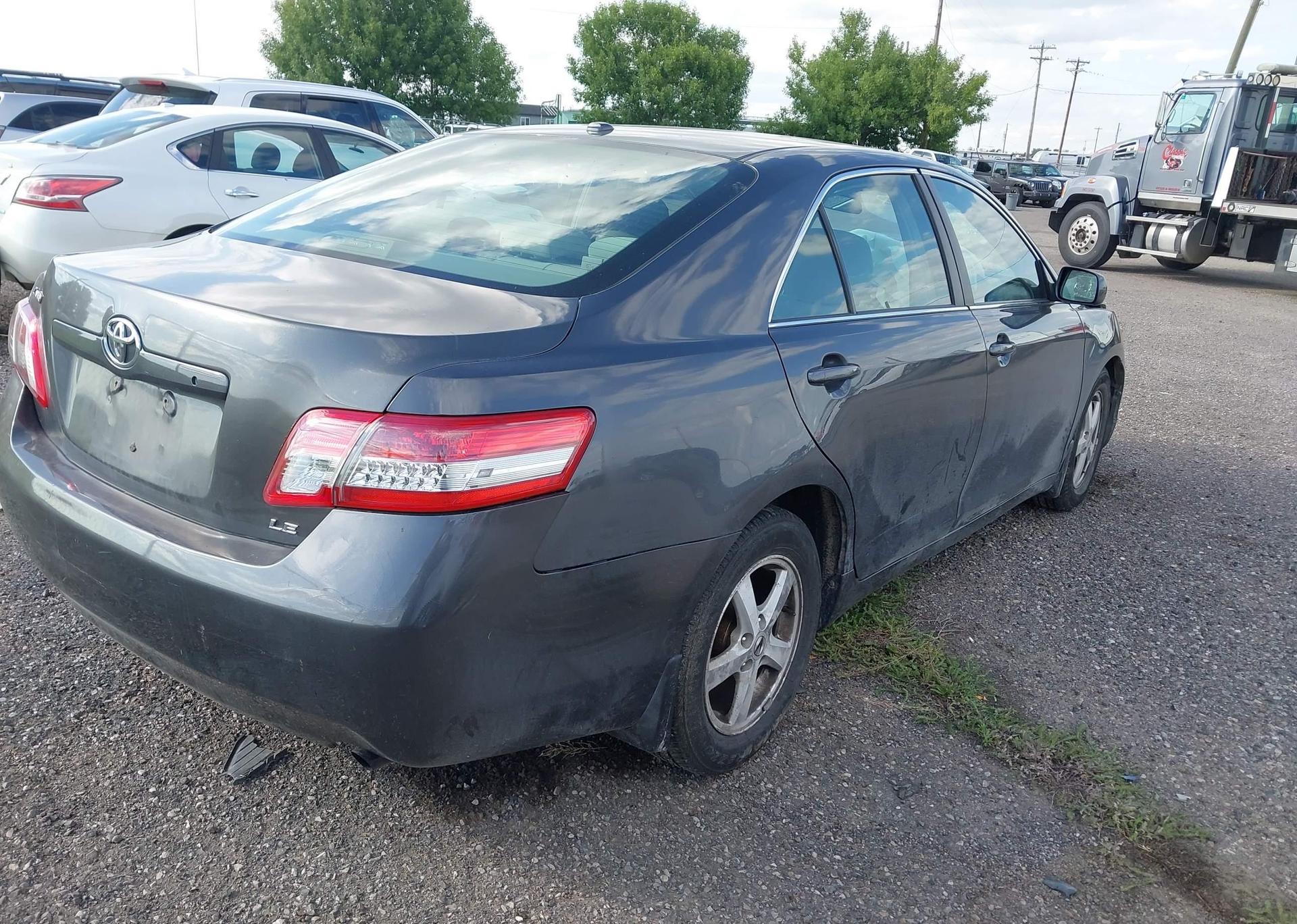 2011 TOYOTA CAMRY LE