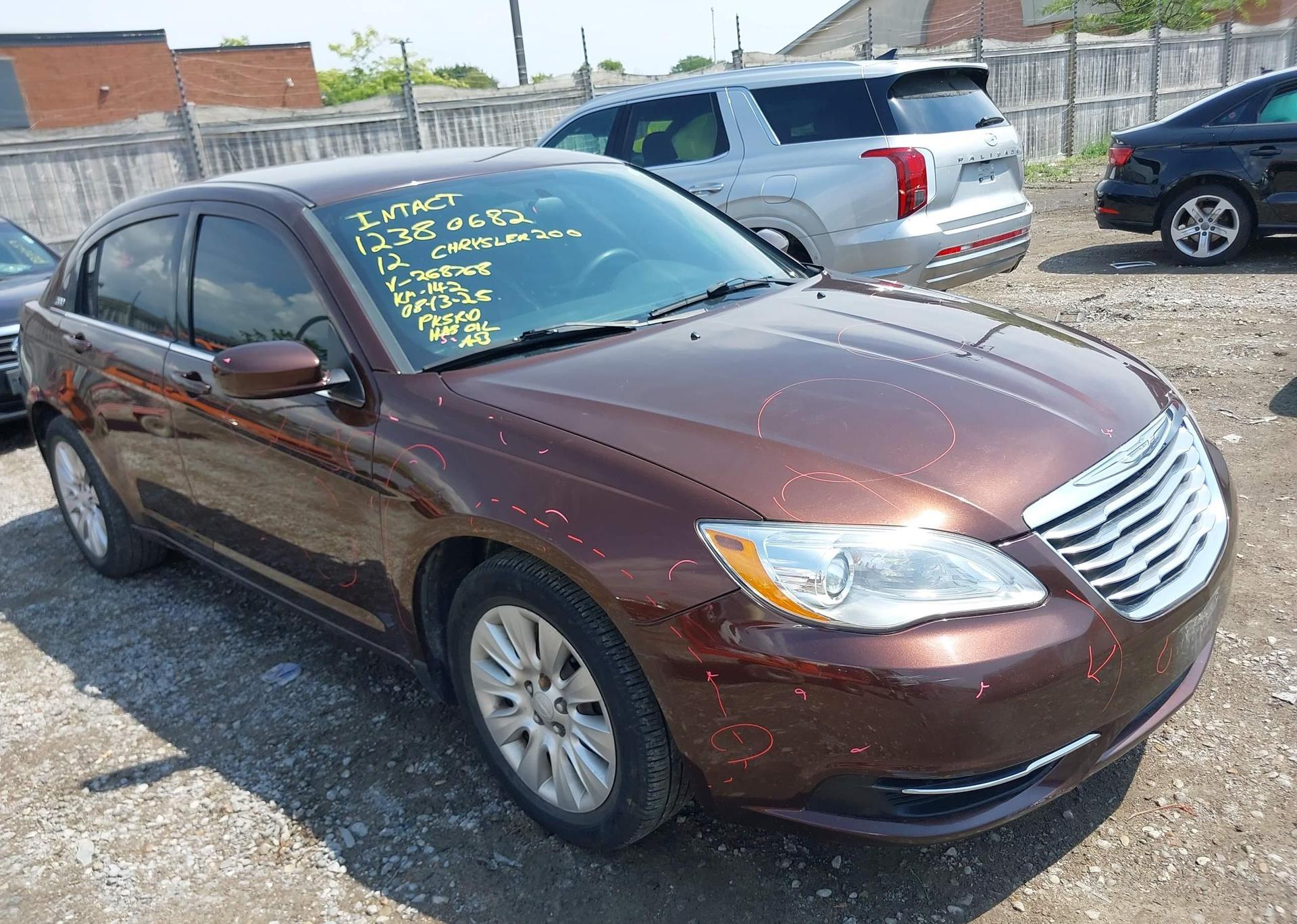 2012 CHRYSLER 200 LX