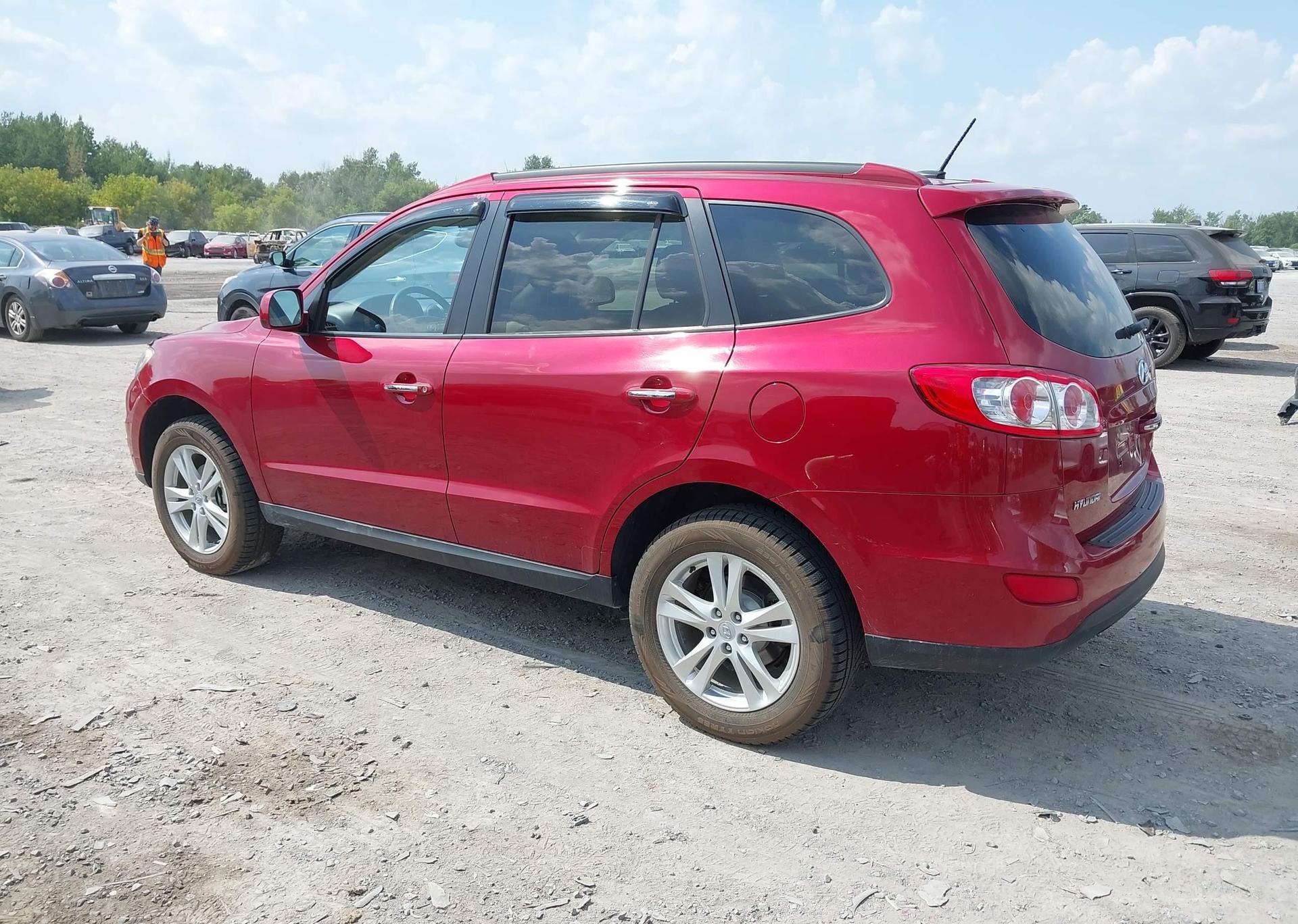 2011 HYUNDAI SANTA FE SE