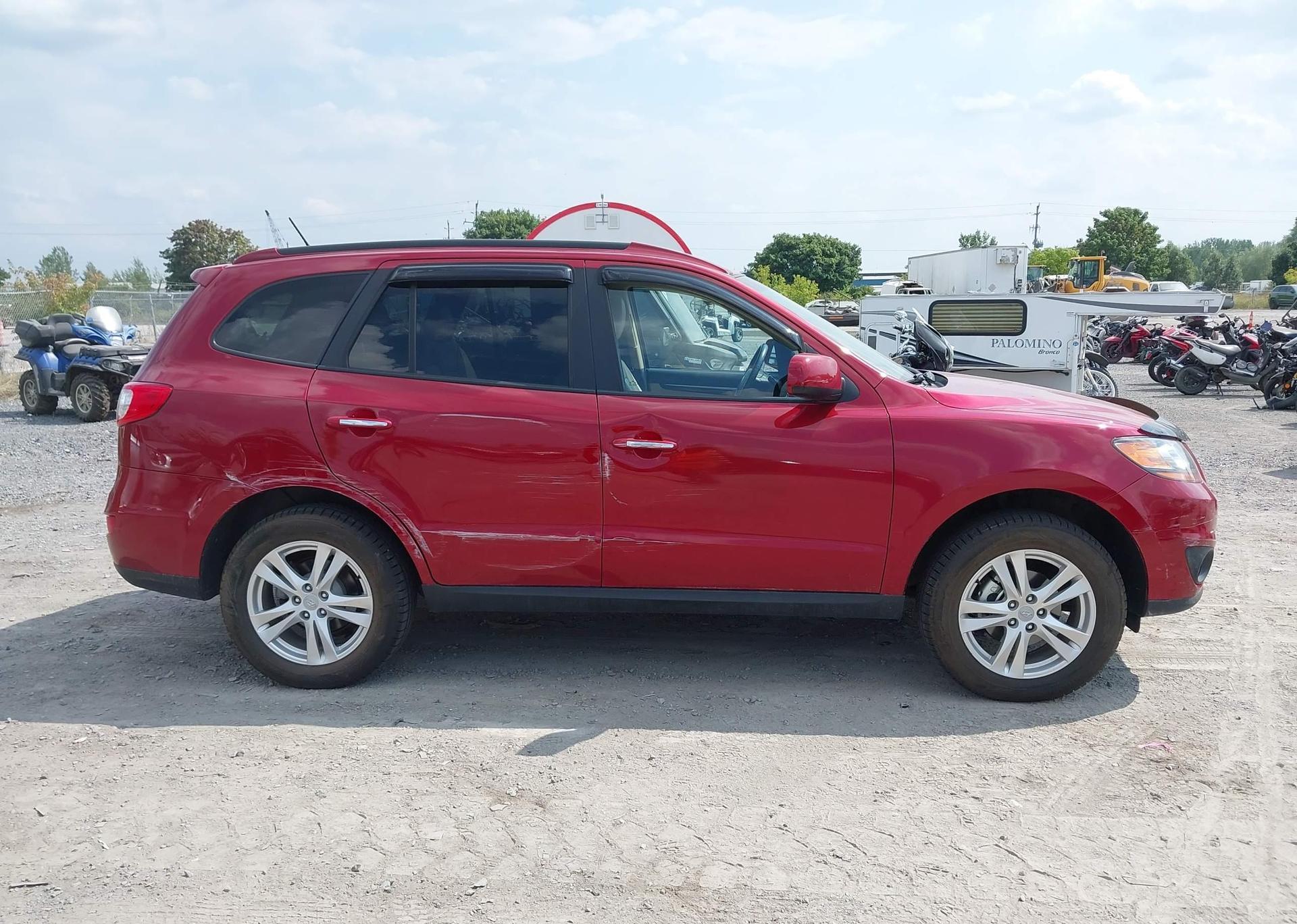 2011 HYUNDAI SANTA FE SE