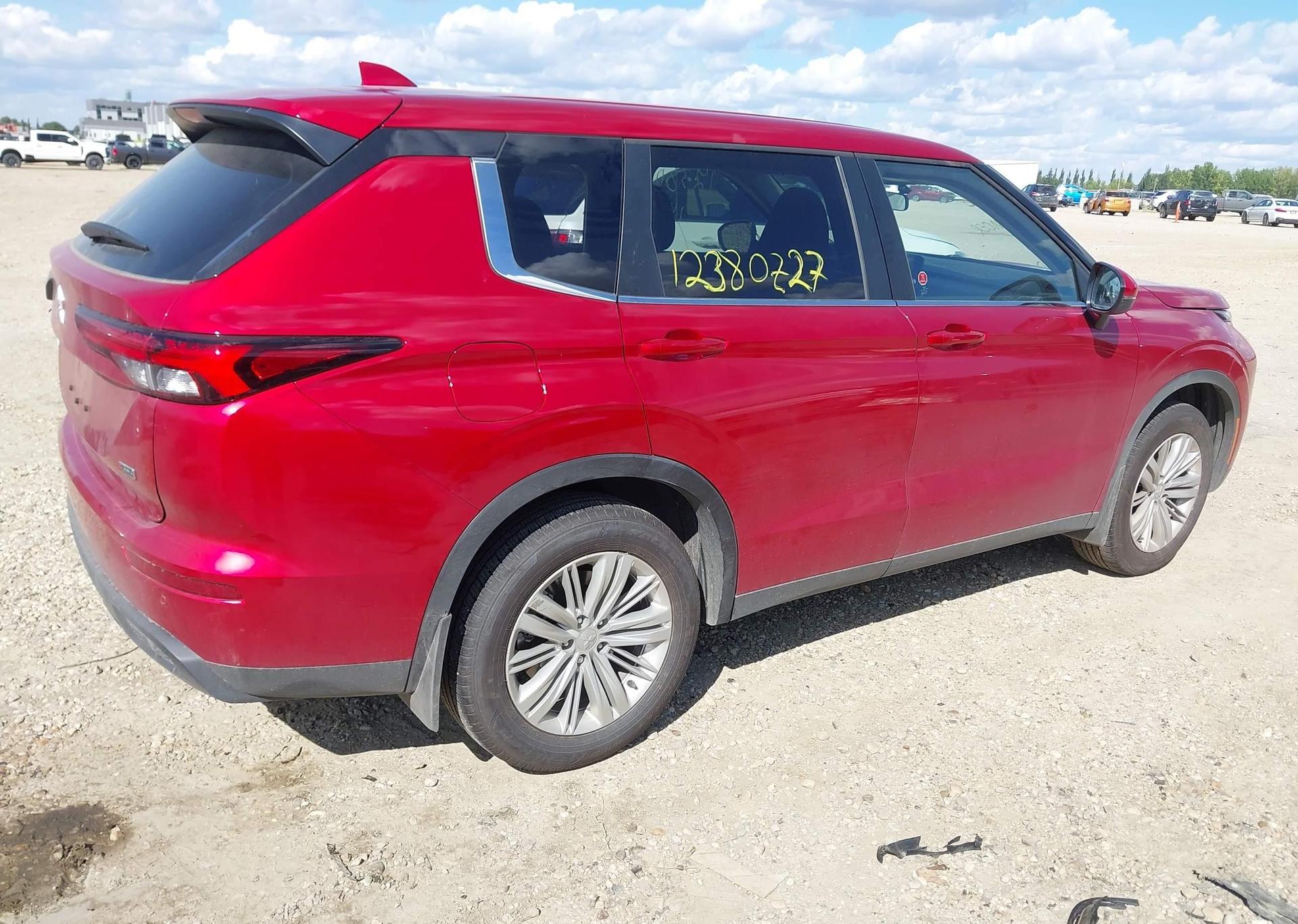 2024 MITSUBISHI OUTLANDER ES