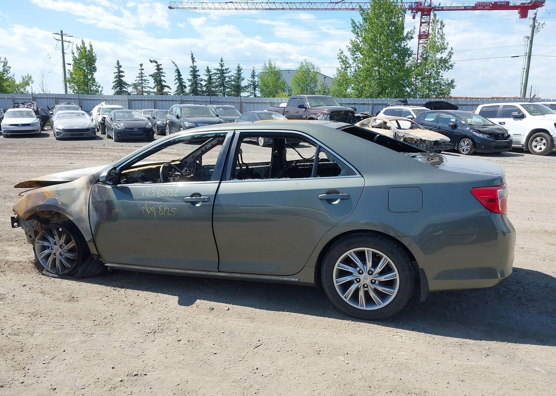 2012 TOYOTA CAMRY SE