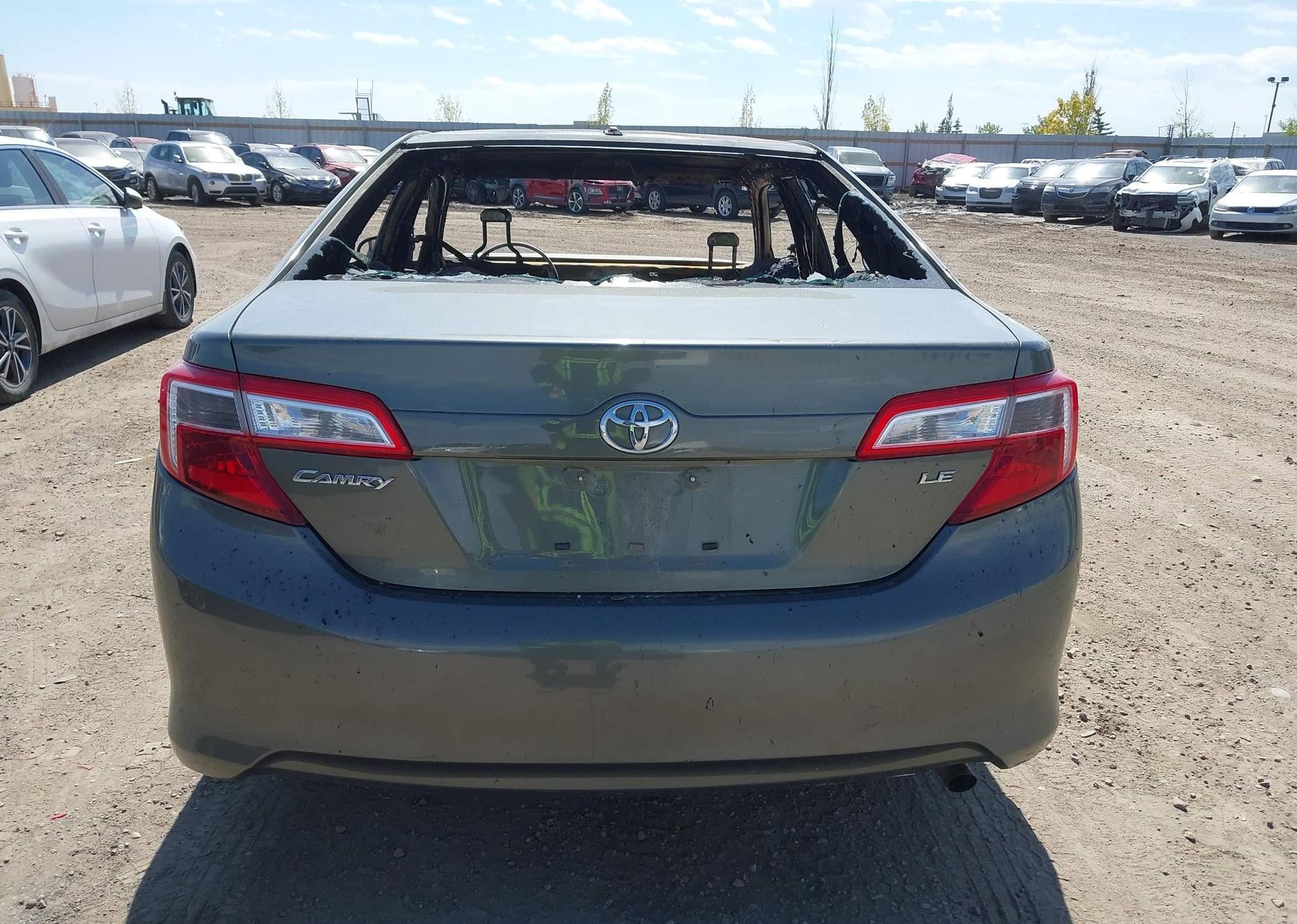 2012 TOYOTA CAMRY SE