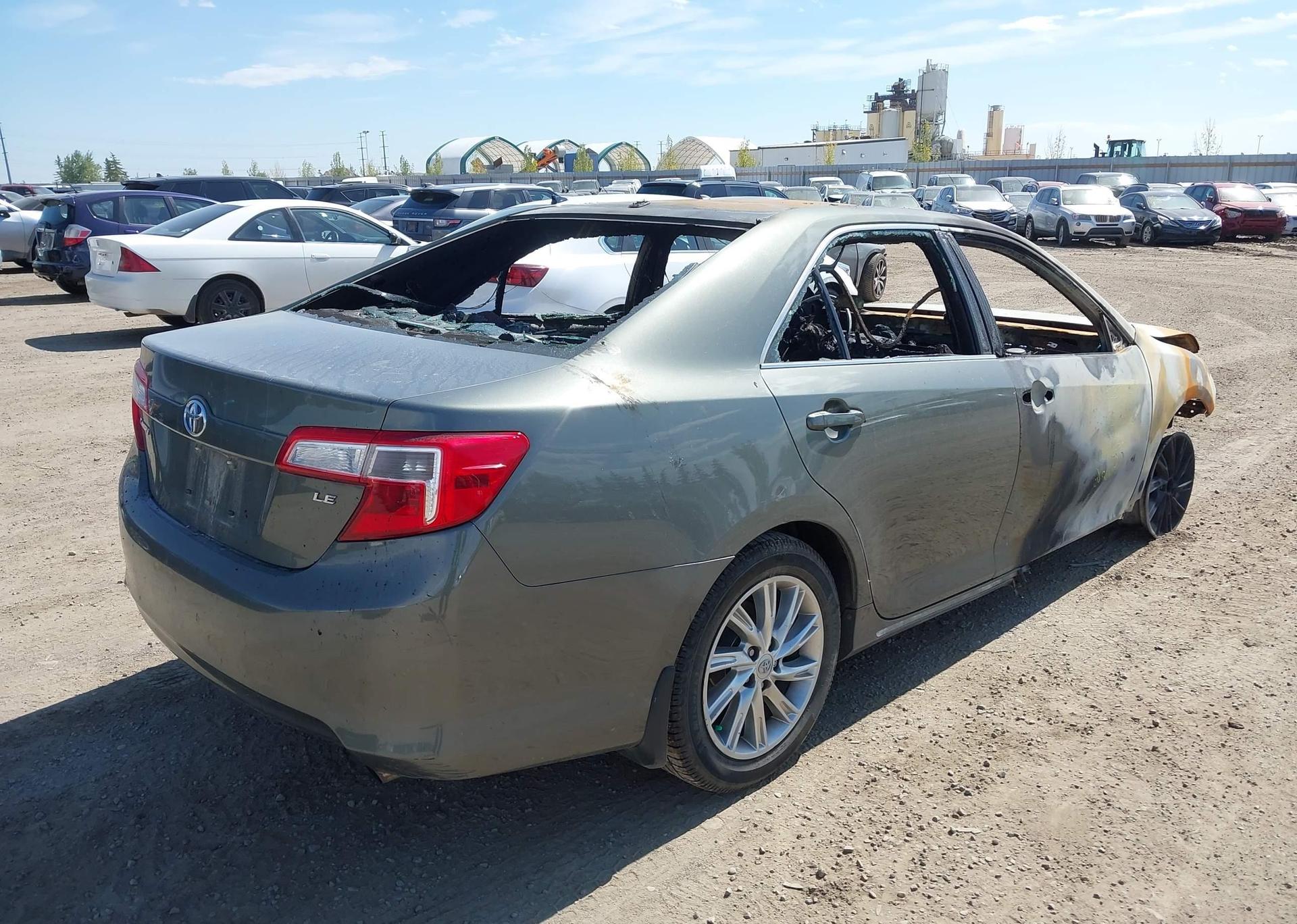 2012 TOYOTA CAMRY SE