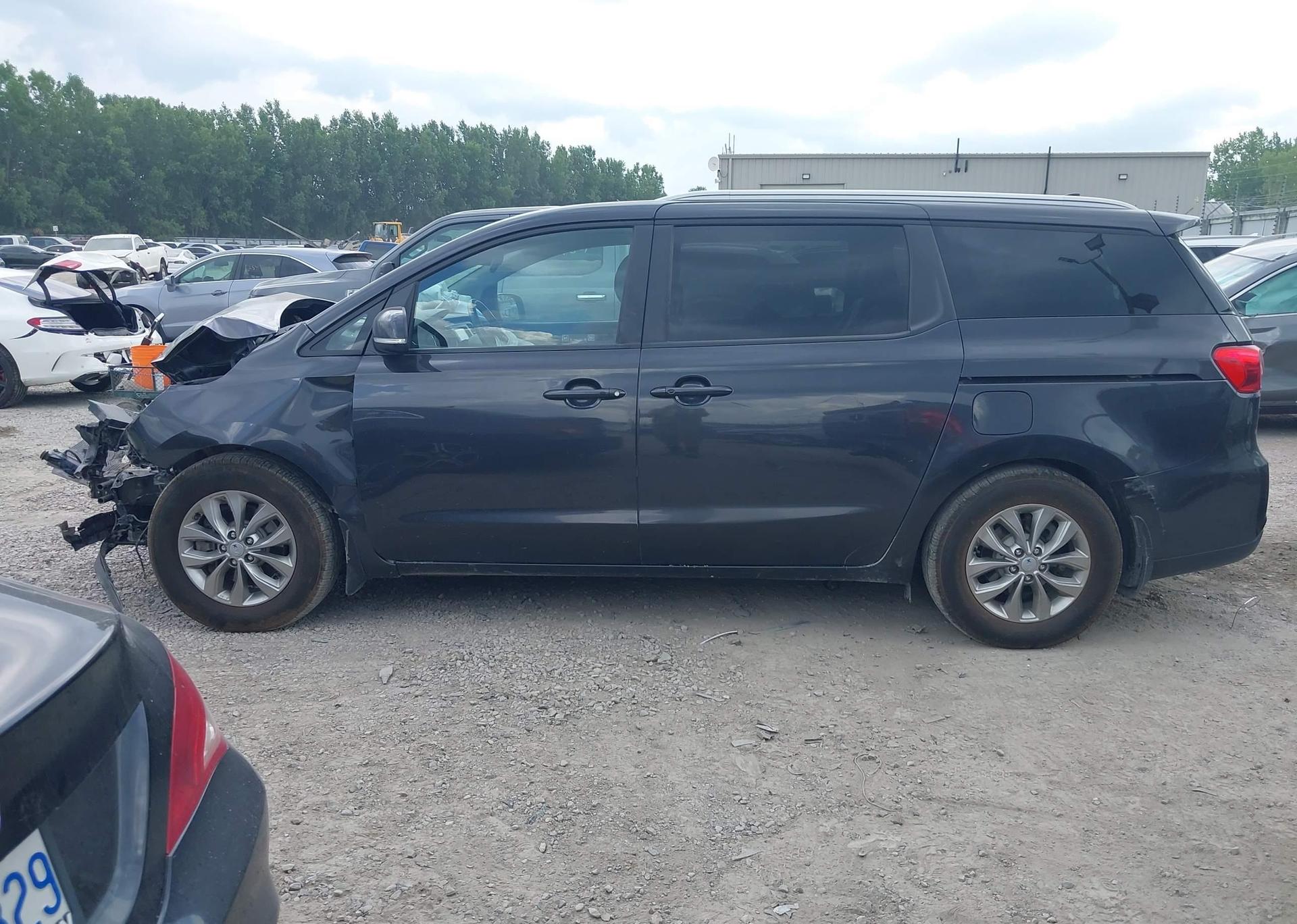 2020 KIA SEDONA LX