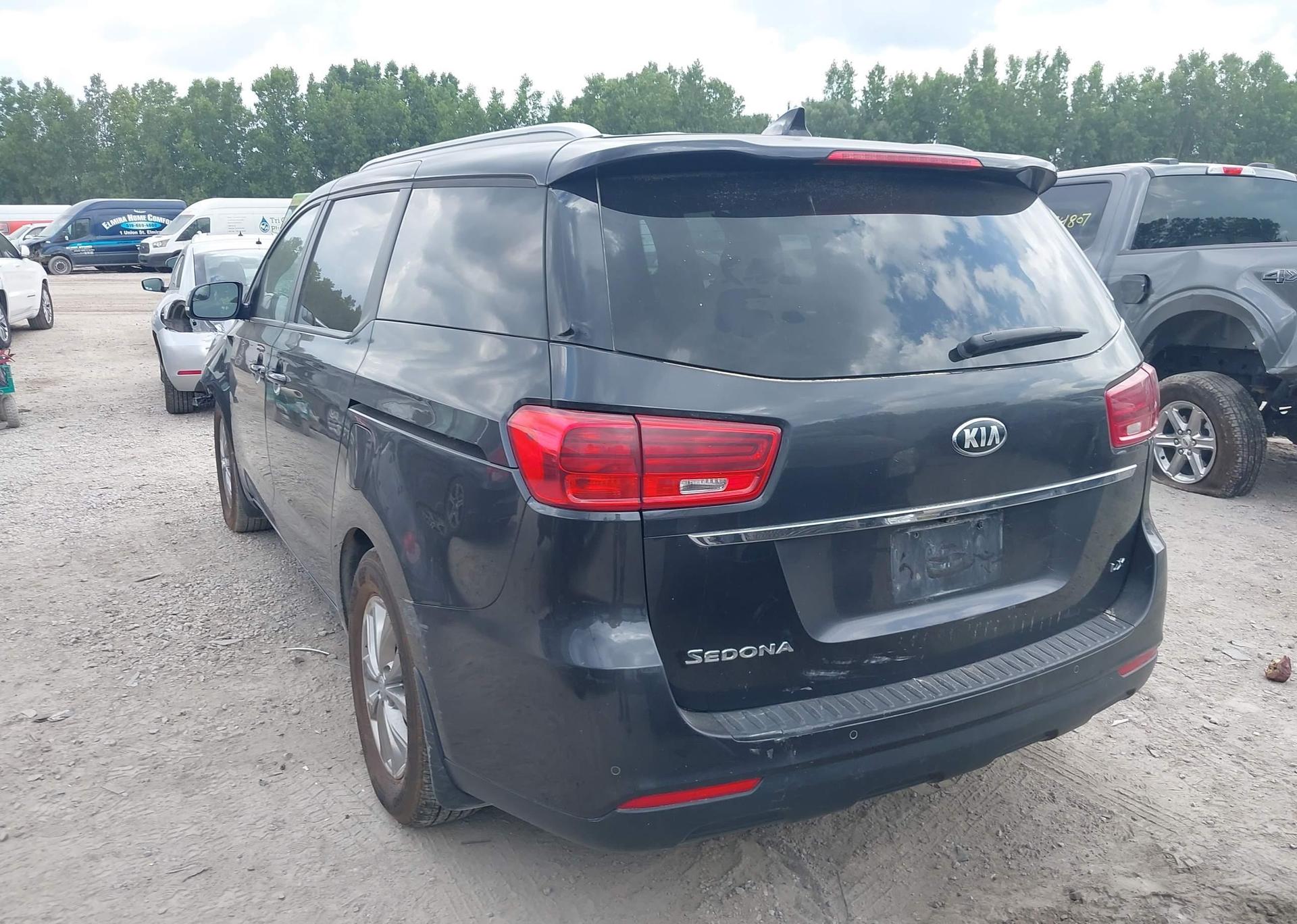 2020 KIA SEDONA LX