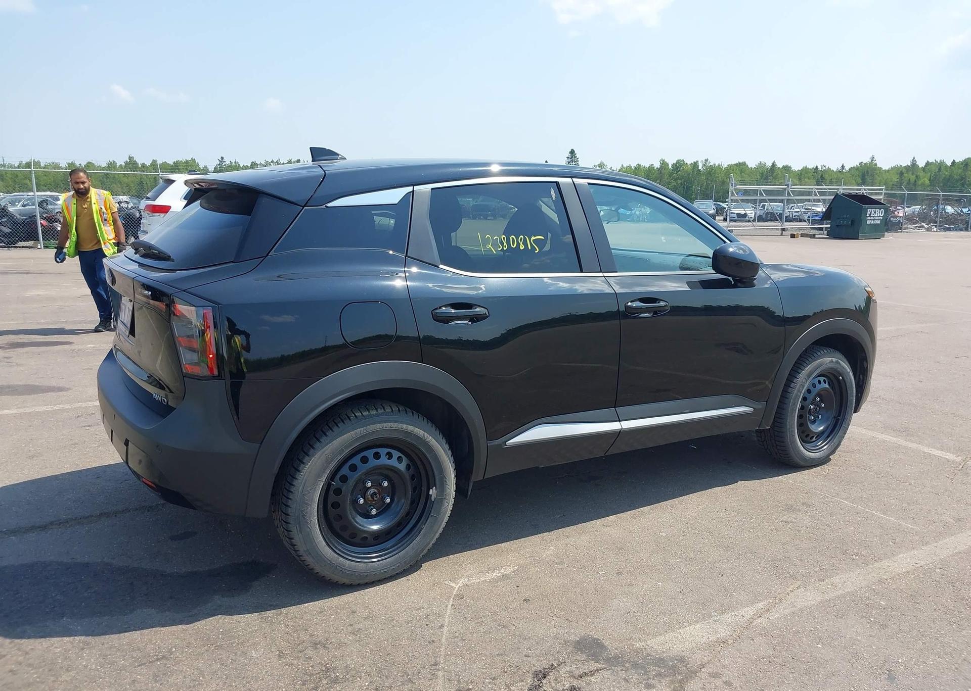 2025 NISSAN KICKS SV