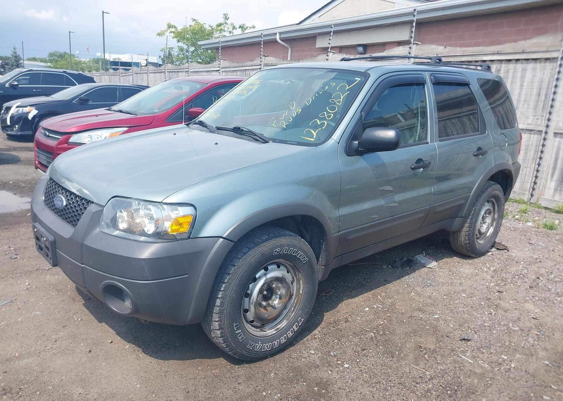 2005 FORD ESCAPE XLT